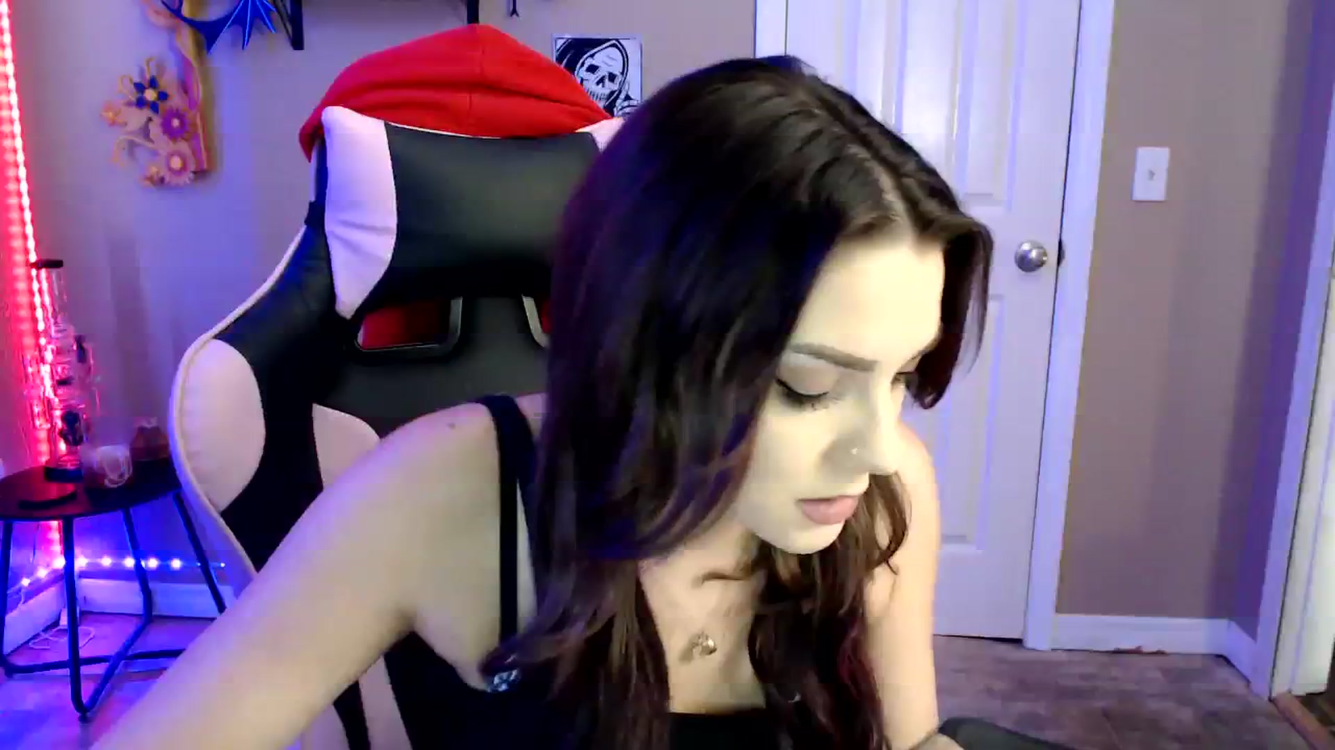 Gallery image thumbnail from lilmissrileyx's myfreecams stream on, 08/07/2023, 13:23 image 11 of 20