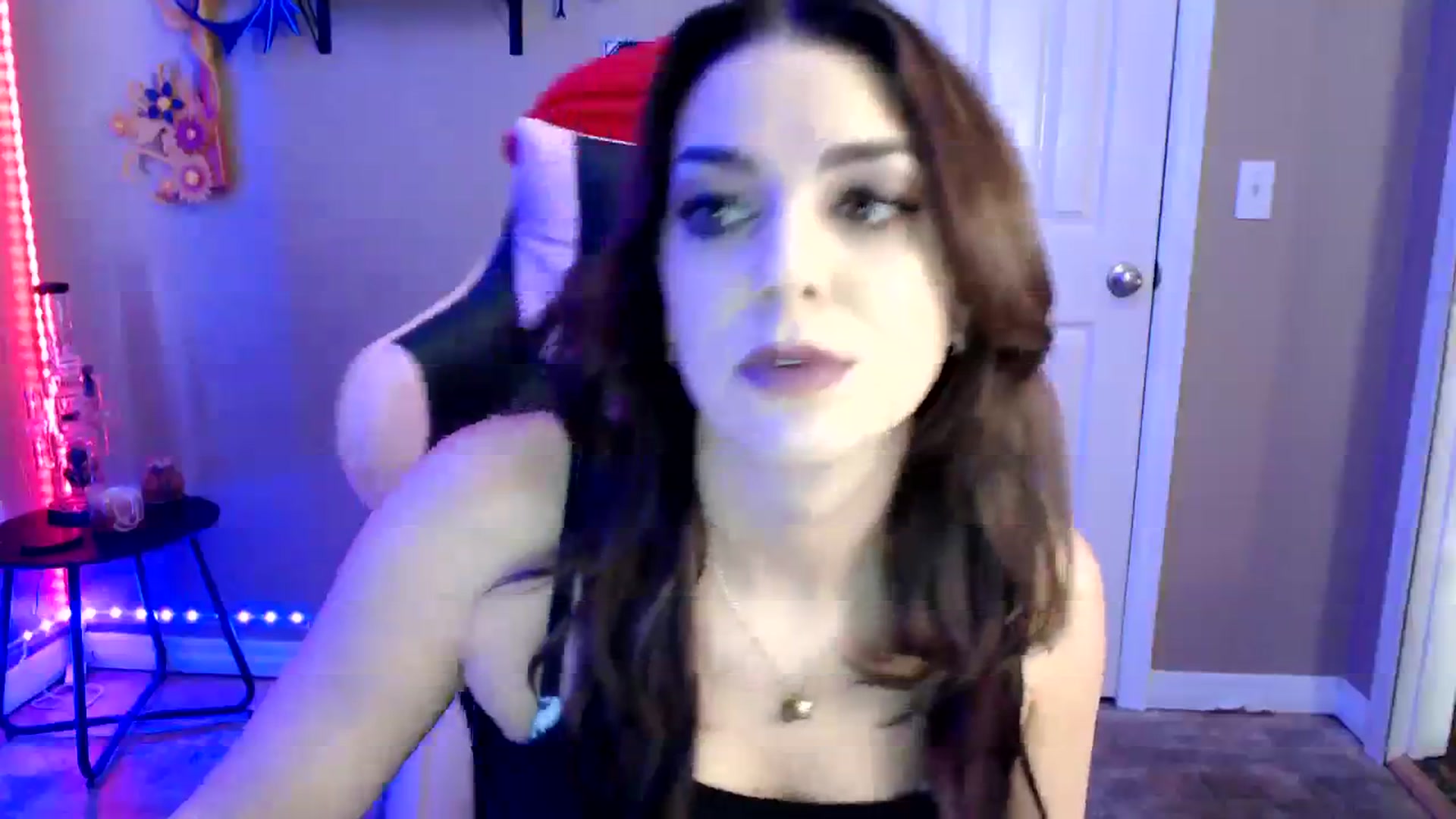 Gallery image thumbnail from lilmissrileyx's myfreecams stream on, 08/07/2023, 13:23 image 17 of 20