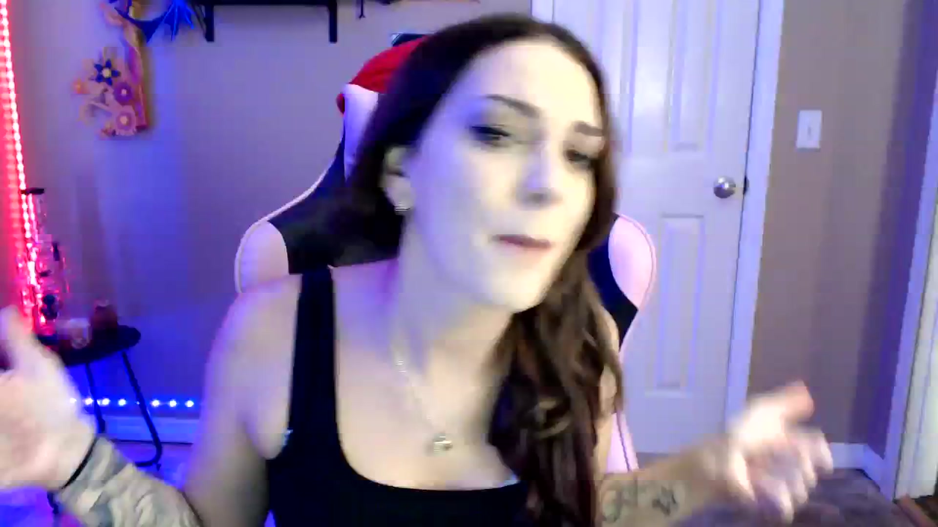 Gallery image thumbnail from lilmissrileyx's myfreecams stream on, 08/07/2023, 13:23 image 1 of 20