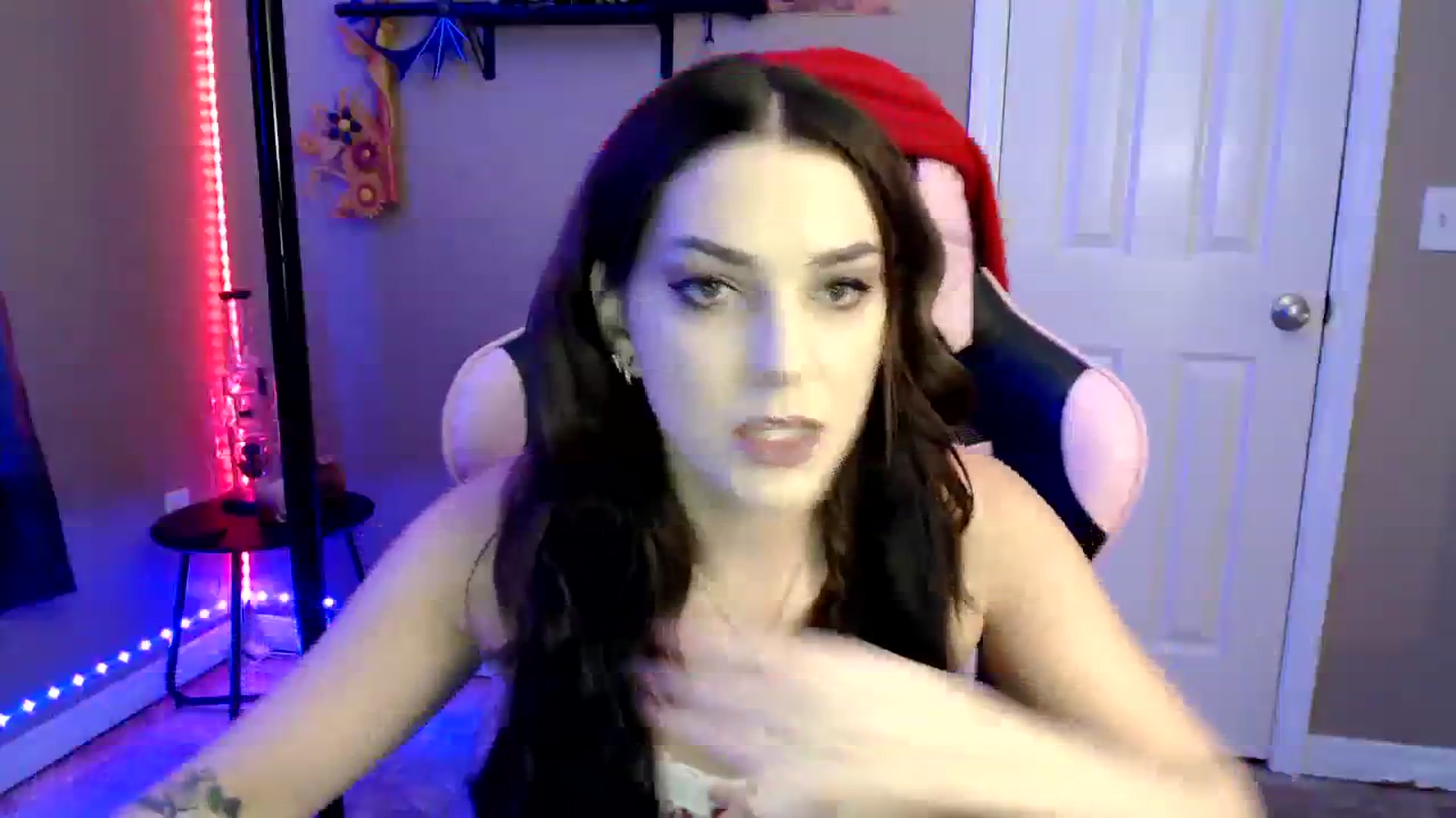 Gallery image thumbnail from lilmissrileyx's myfreecams stream on, 08/10/2023, 13:07 image 8 of 20