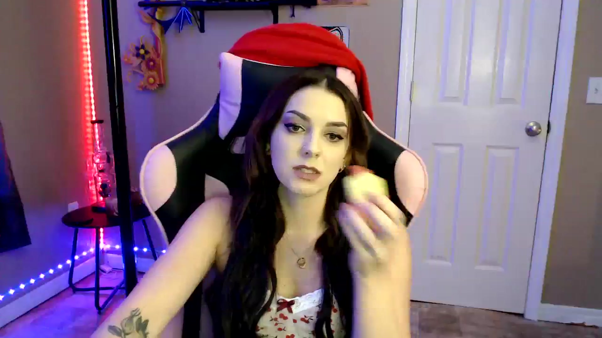 Gallery image thumbnail from lilmissrileyx's myfreecams stream on, 08/10/2023, 13:07 image 20 of 20