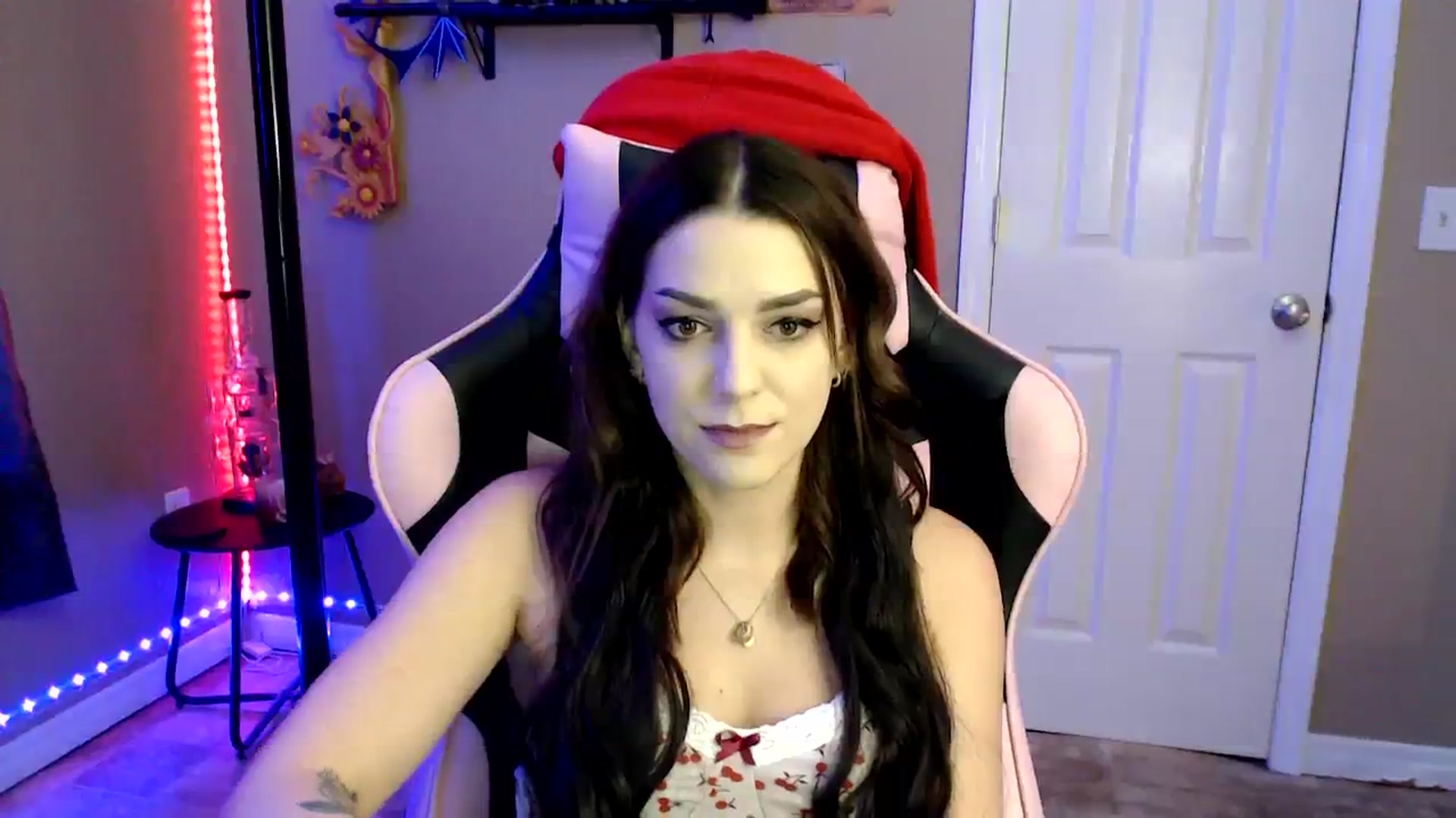 Gallery image thumbnail from lilmissrileyx's myfreecams stream on, 08/10/2023, 13:07 image 7 of 20