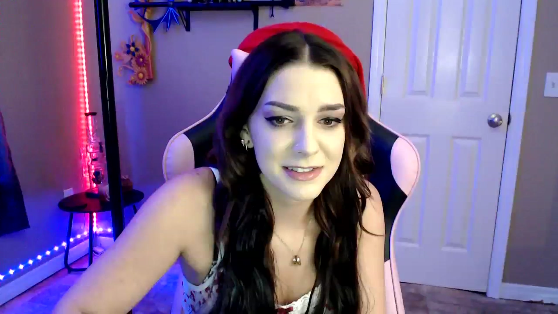 Gallery image thumbnail from lilmissrileyx's myfreecams stream on, 08/10/2023, 15:28 image 12 of 20