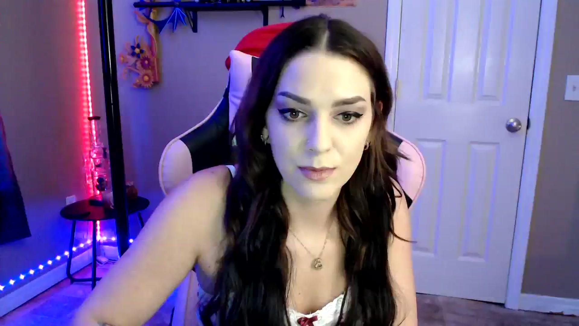 Gallery image thumbnail from lilmissrileyx's myfreecams stream on, 08/10/2023, 15:28 image 16 of 20