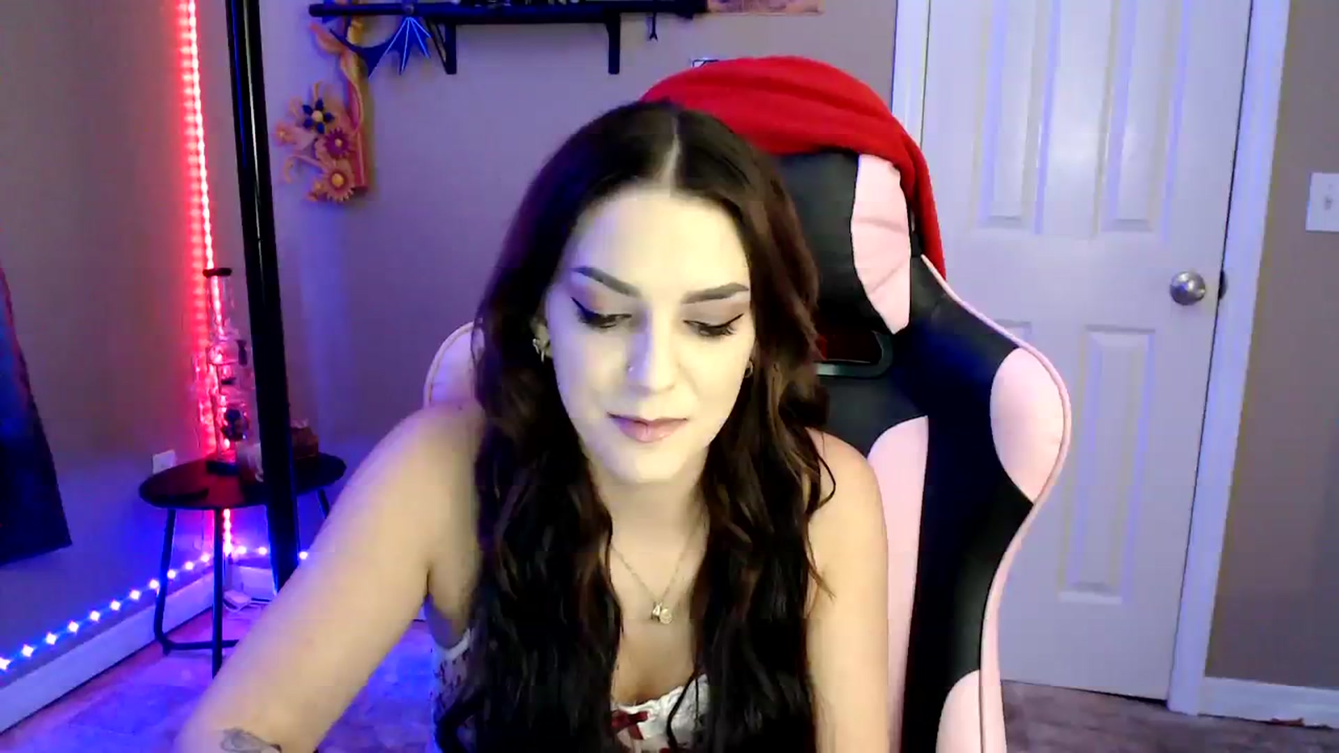 Gallery image thumbnail from lilmissrileyx's myfreecams stream on, 08/10/2023, 15:28 image 6 of 20