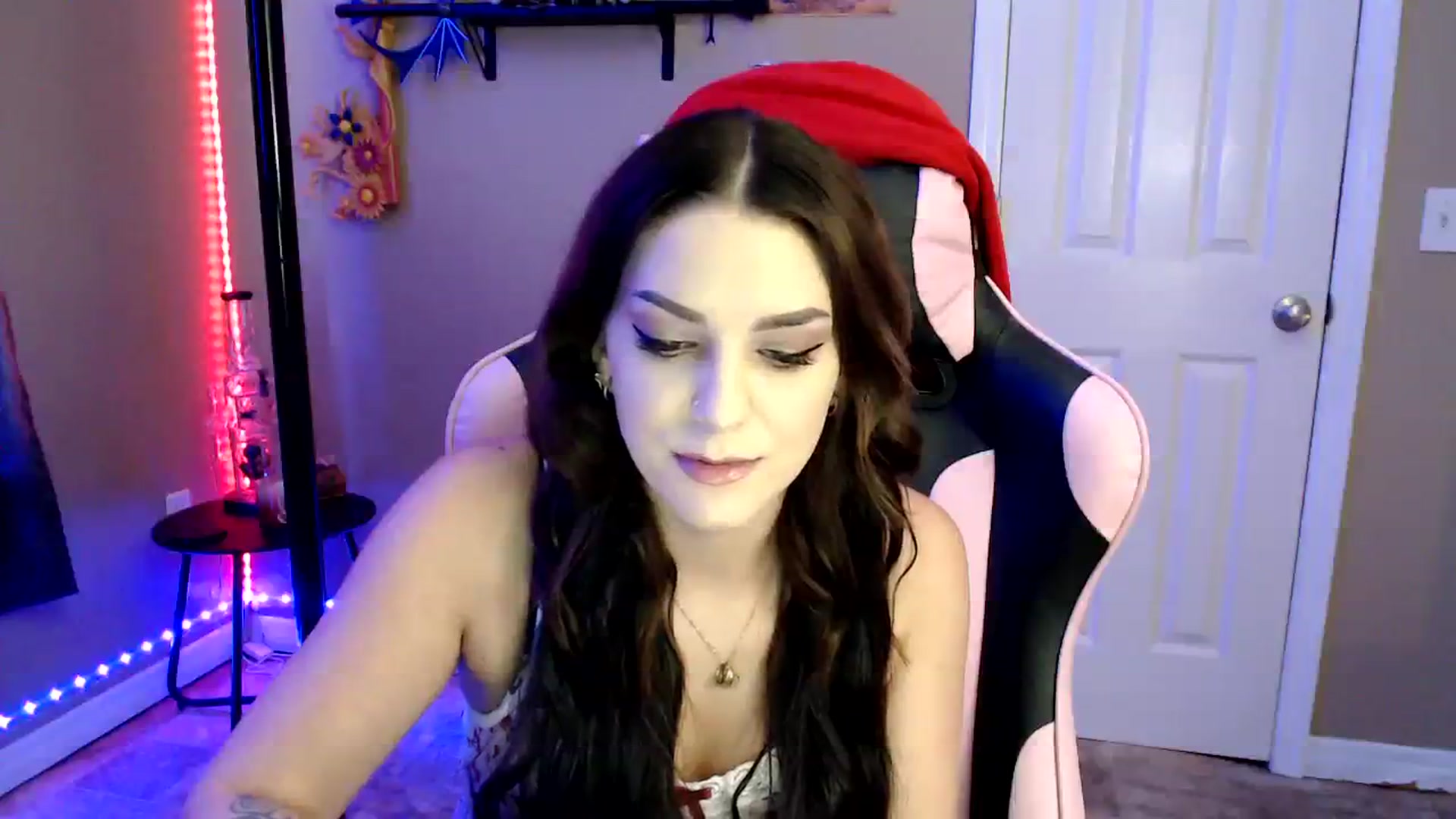 Gallery image thumbnail from lilmissrileyx's myfreecams stream on, 08/10/2023, 15:28 image 5 of 20