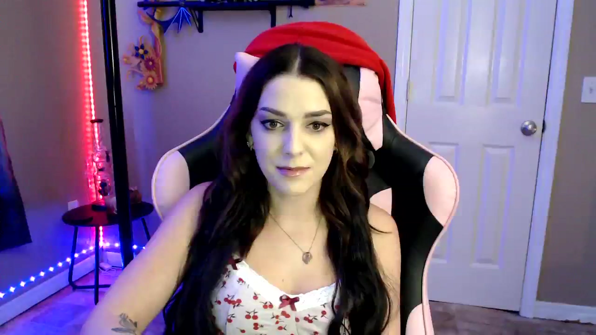 Gallery image thumbnail from lilmissrileyx's myfreecams stream on, 08/10/2023, 15:28 image 9 of 20