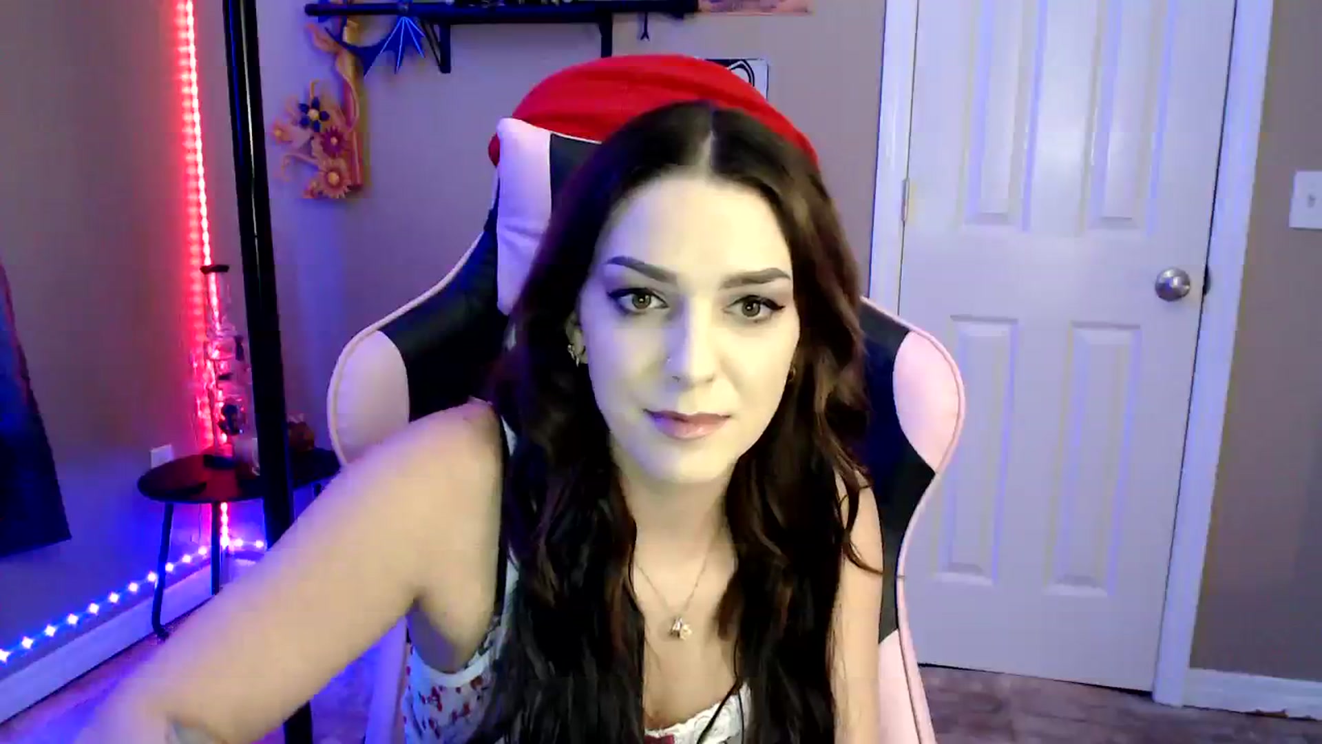 Gallery image thumbnail from lilmissrileyx's myfreecams stream on, 08/10/2023, 15:28 image 4 of 20