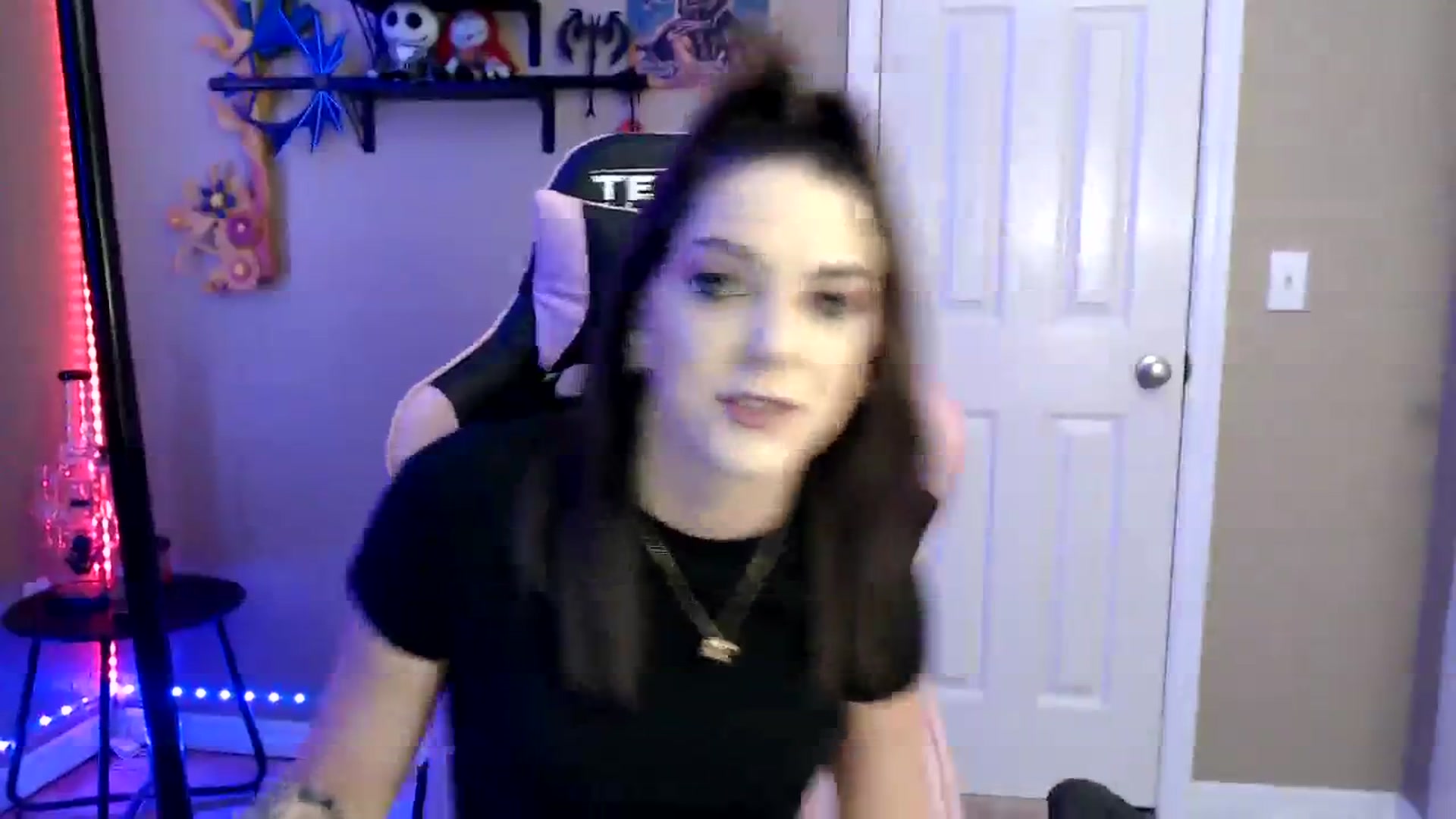 Gallery image thumbnail from lilmissrileyx's myfreecams stream on, 09/07/2023, 13:37 image 13 of 20