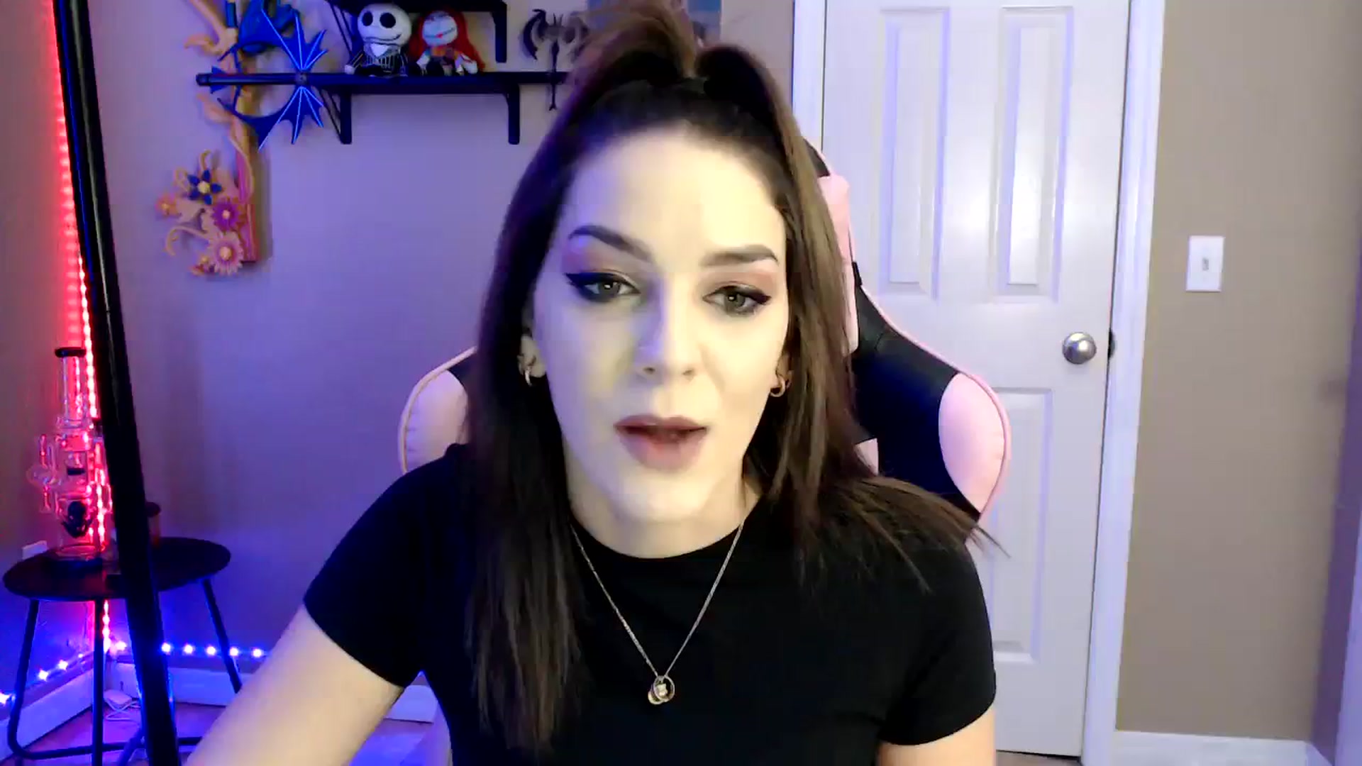 Gallery image thumbnail from lilmissrileyx's myfreecams stream on, 09/07/2023, 13:37 image 14 of 20