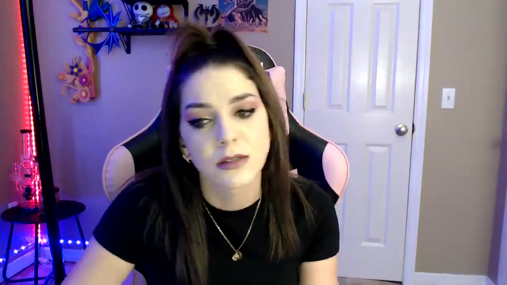 Gallery image thumbnail from lilmissrileyx's myfreecams stream on, 09/07/2023, 13:37 image 18 of 20