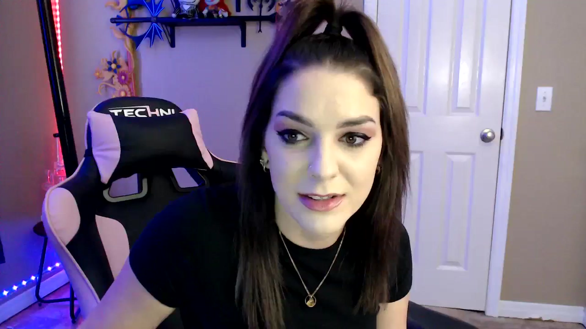 Gallery image thumbnail from lilmissrileyx's myfreecams stream on, 09/07/2023, 17:57 image 20 of 20