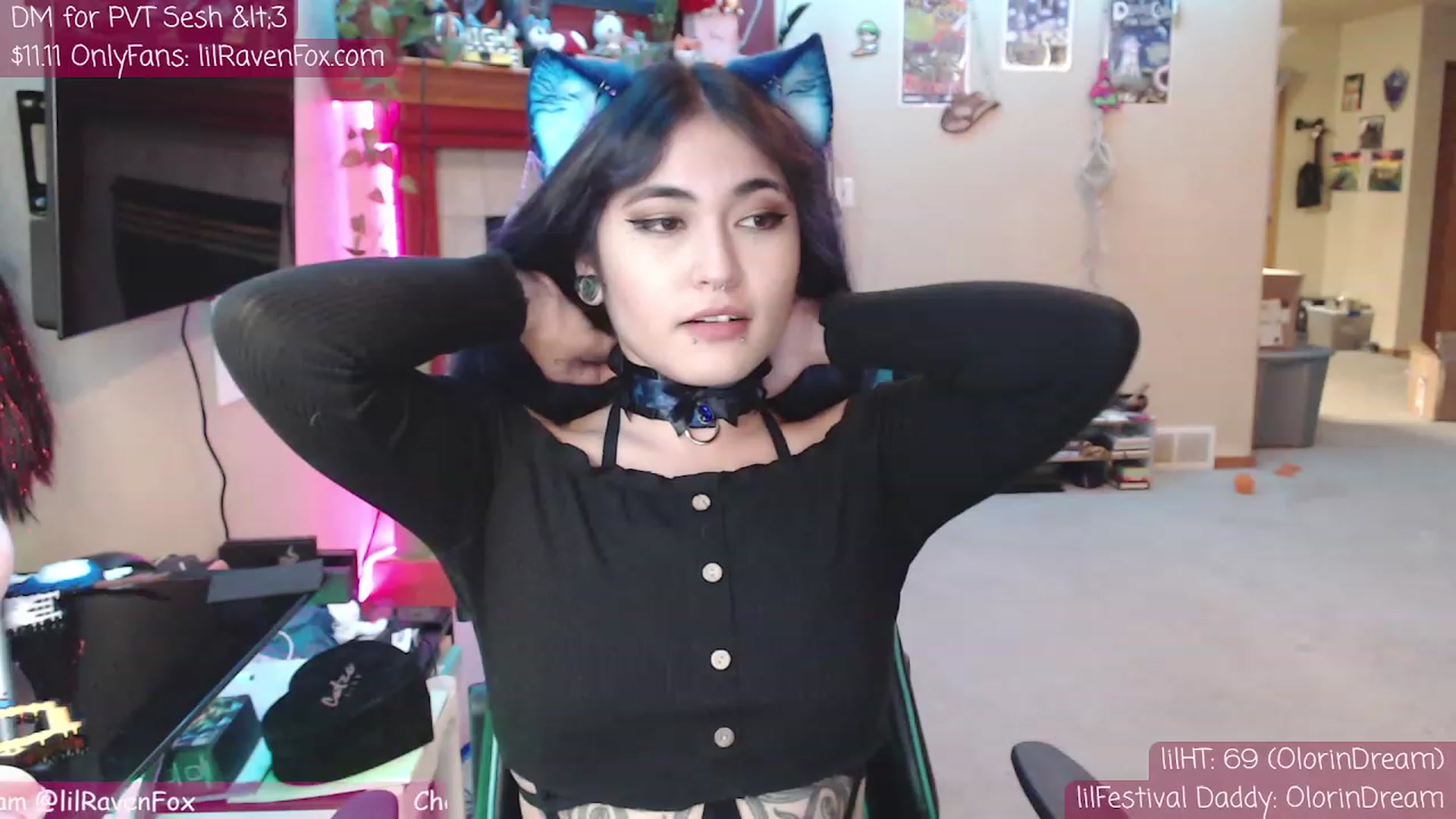 Gallery image thumbnail from lilravenfoxx's myfreecams stream on, 11/16/2022, 08:35 image 9 of 20