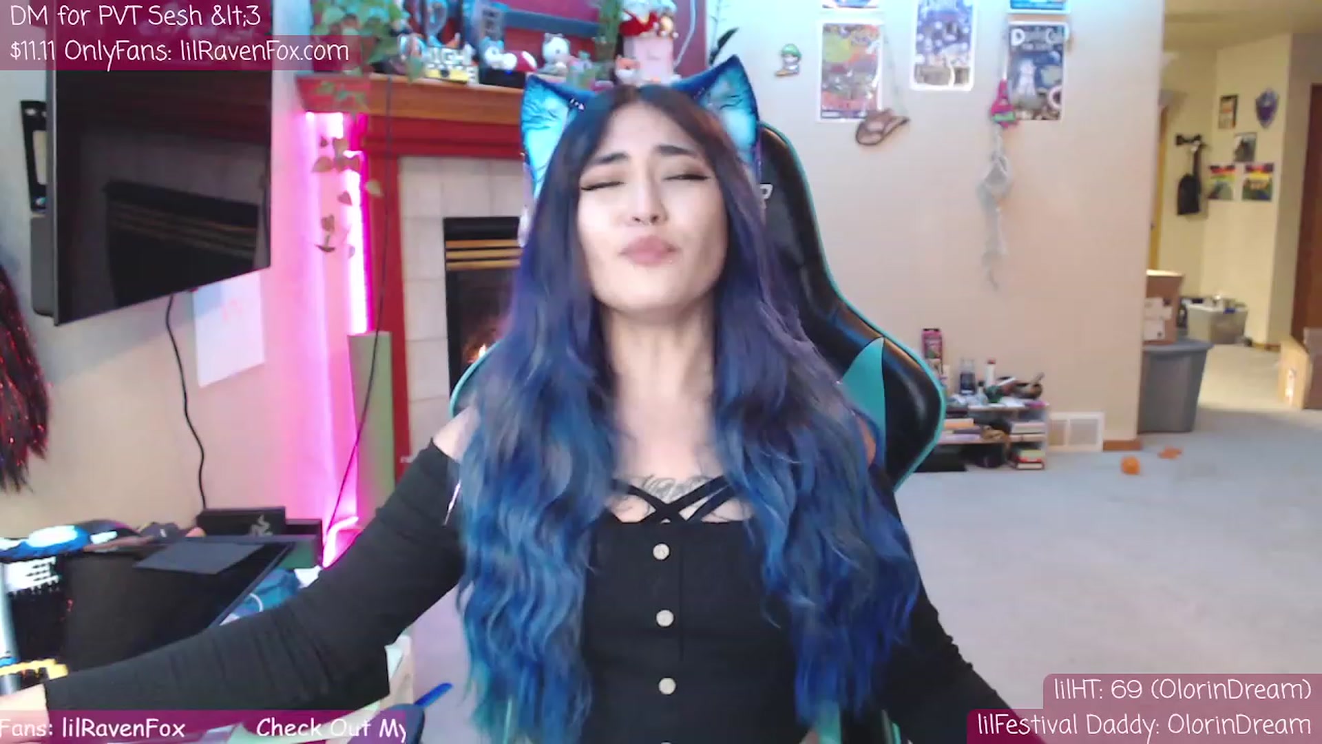 Gallery image thumbnail from lilravenfoxx's myfreecams stream on, 11/16/2022, 08:35 image 2 of 20