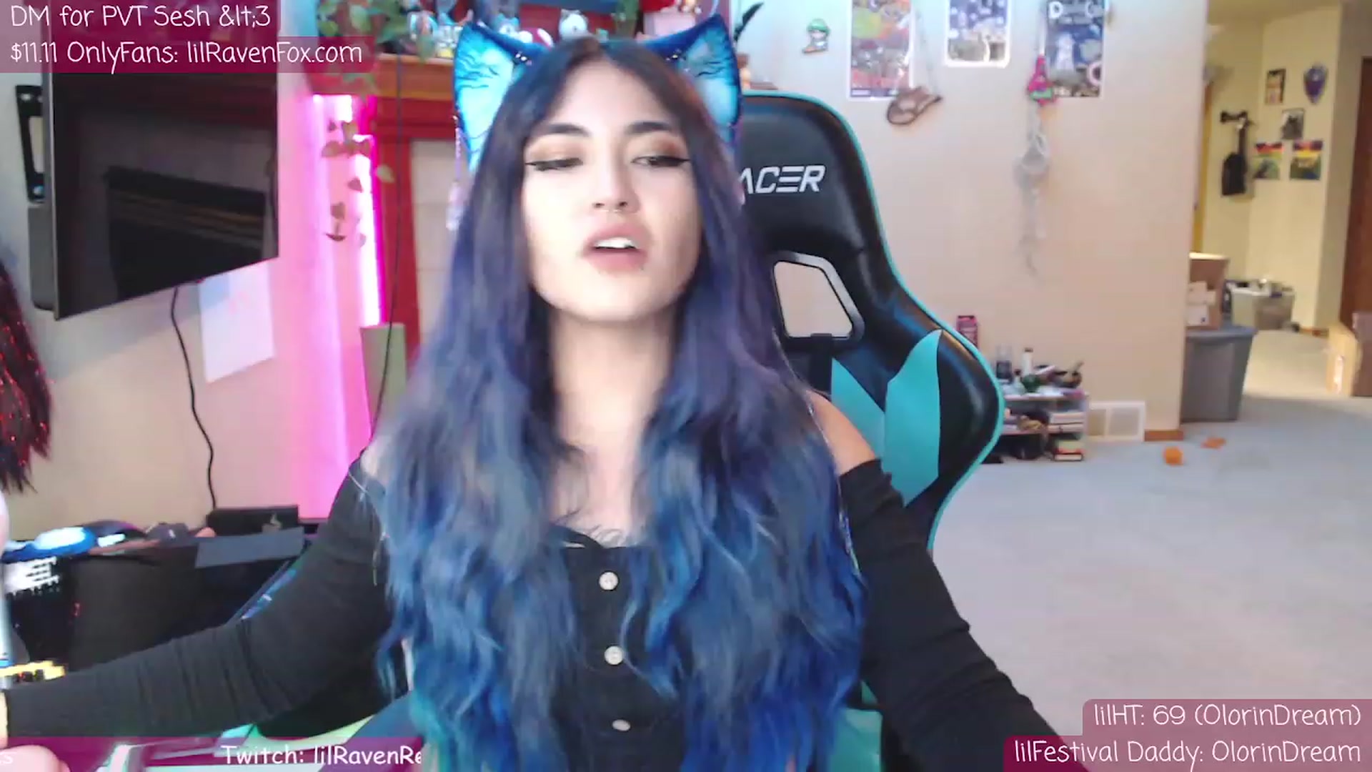 Gallery image thumbnail from lilravenfoxx's myfreecams stream on, 11/16/2022, 08:35 image 5 of 20