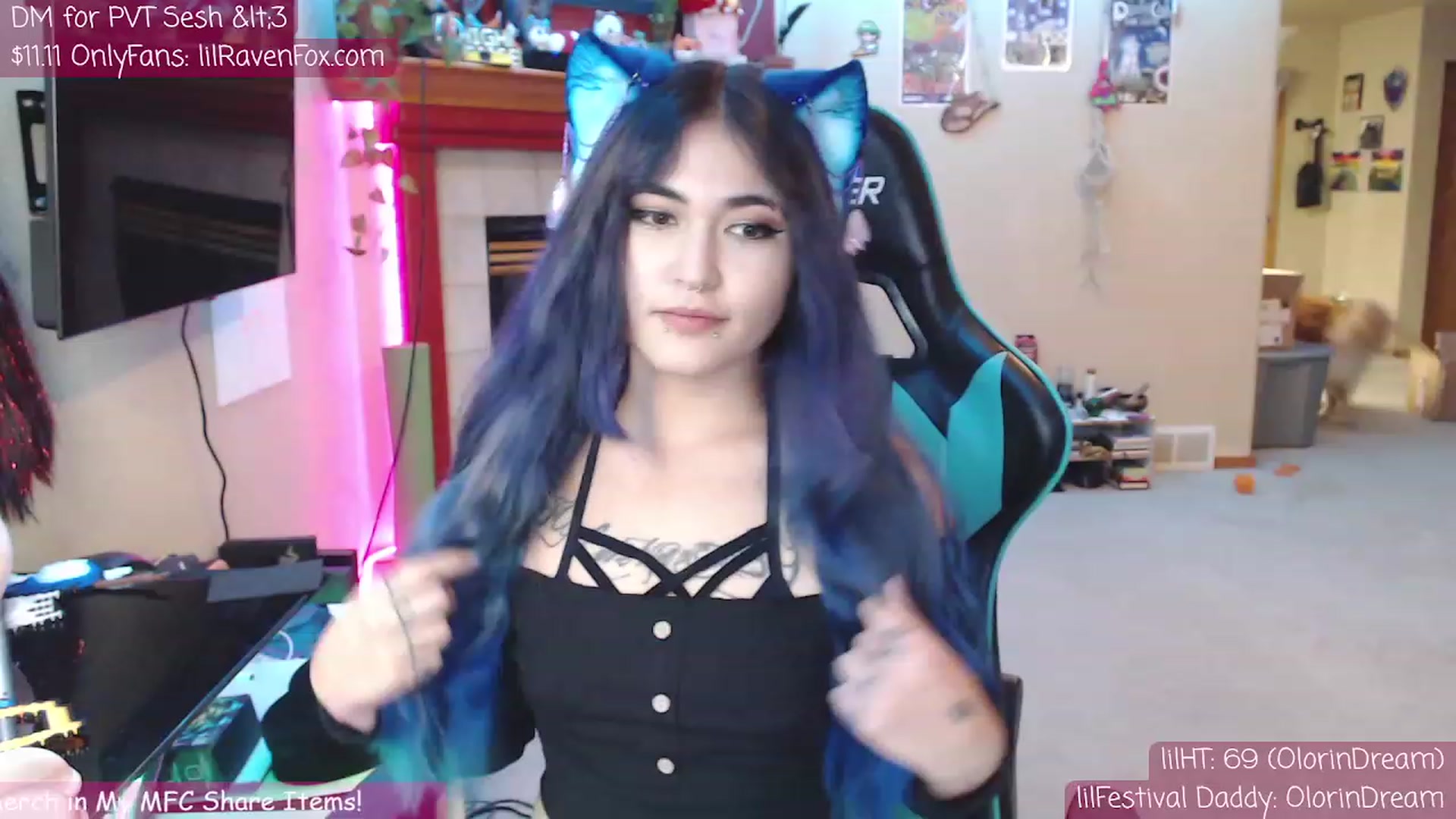 Gallery image thumbnail from lilravenfoxx's myfreecams stream on, 11/16/2022, 08:35 image 8 of 20
