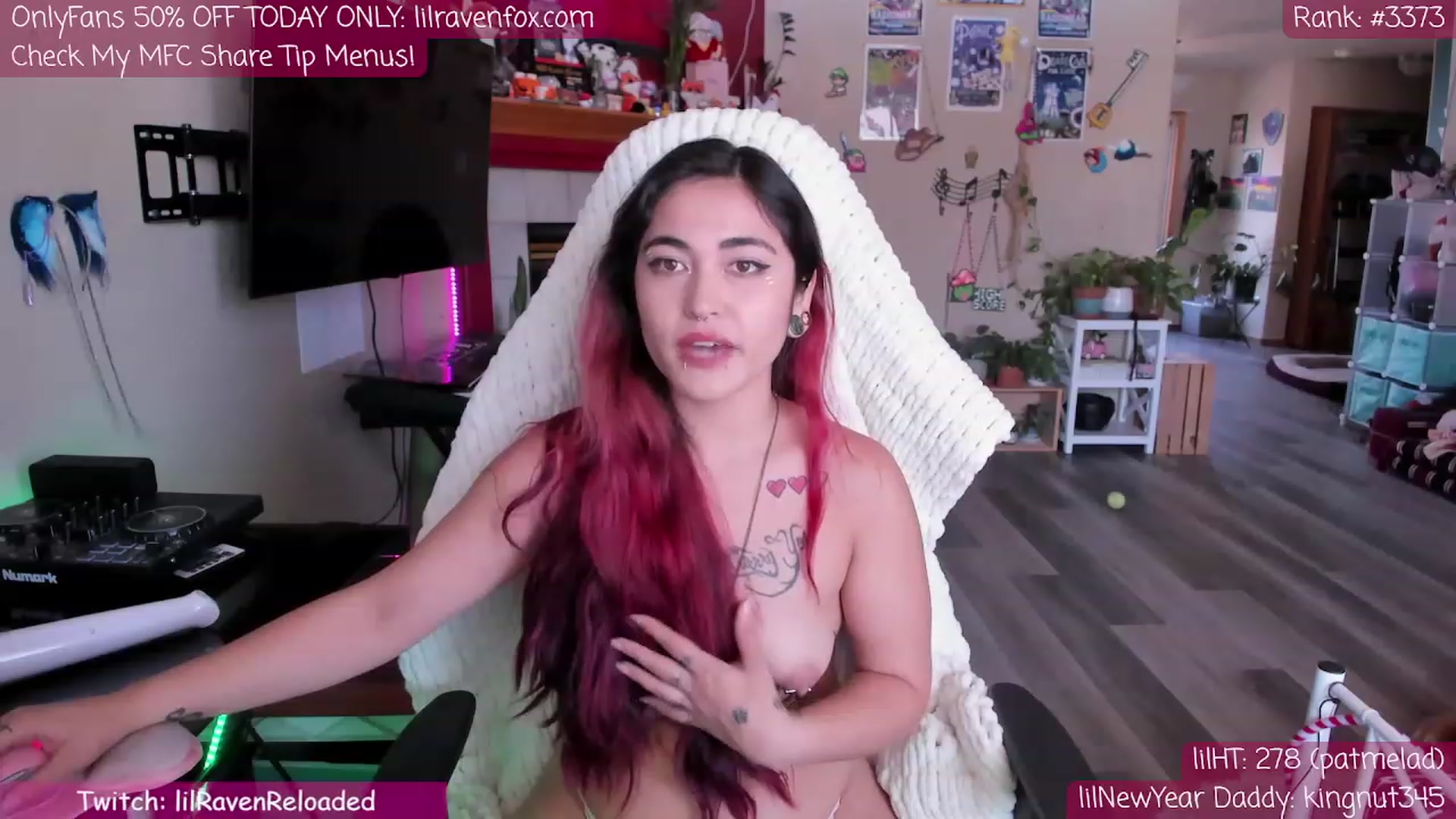Gallery image thumbnail from lilravenfoxx's myfreecams stream on, 04/16/2023, 21:56 image 13 of 20