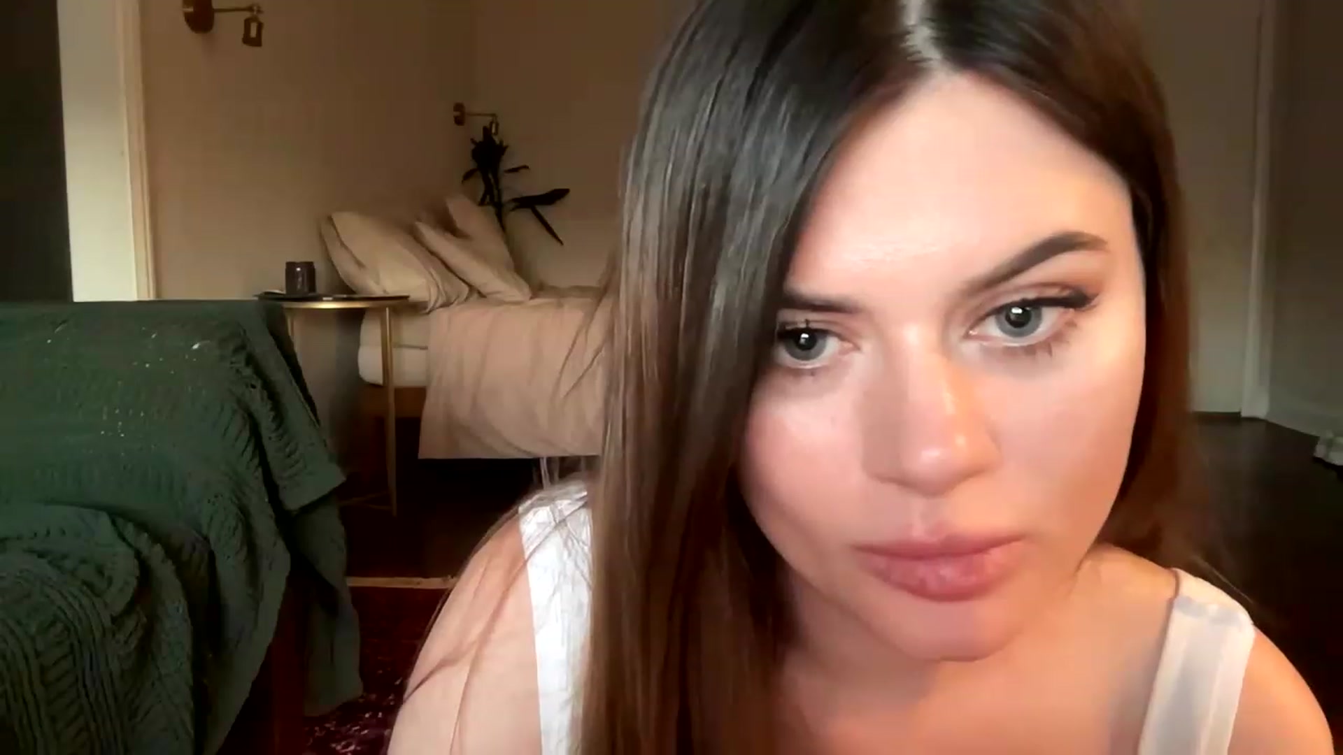Gallery image thumbnail from lilsoftlace_'s myfreecams stream on, 04/20/2023, 02:49 image 17 of 20