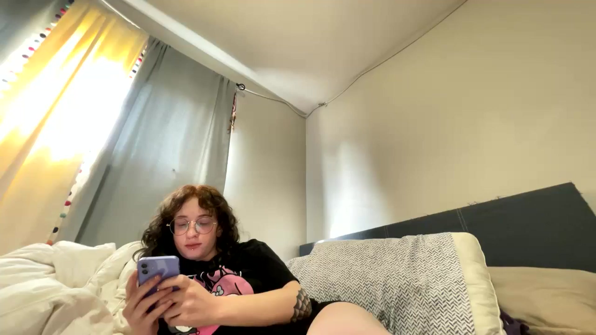 Gallery image thumbnail from lilstorm's myfreecams stream on, 05/18/2024, 13:29 image 6 of 20