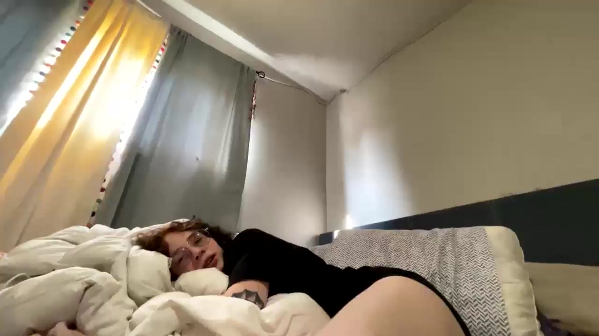 Gallery image thumbnail from lilstorm's myfreecams stream on, 05/18/2024, 13:29 image 4 of 20