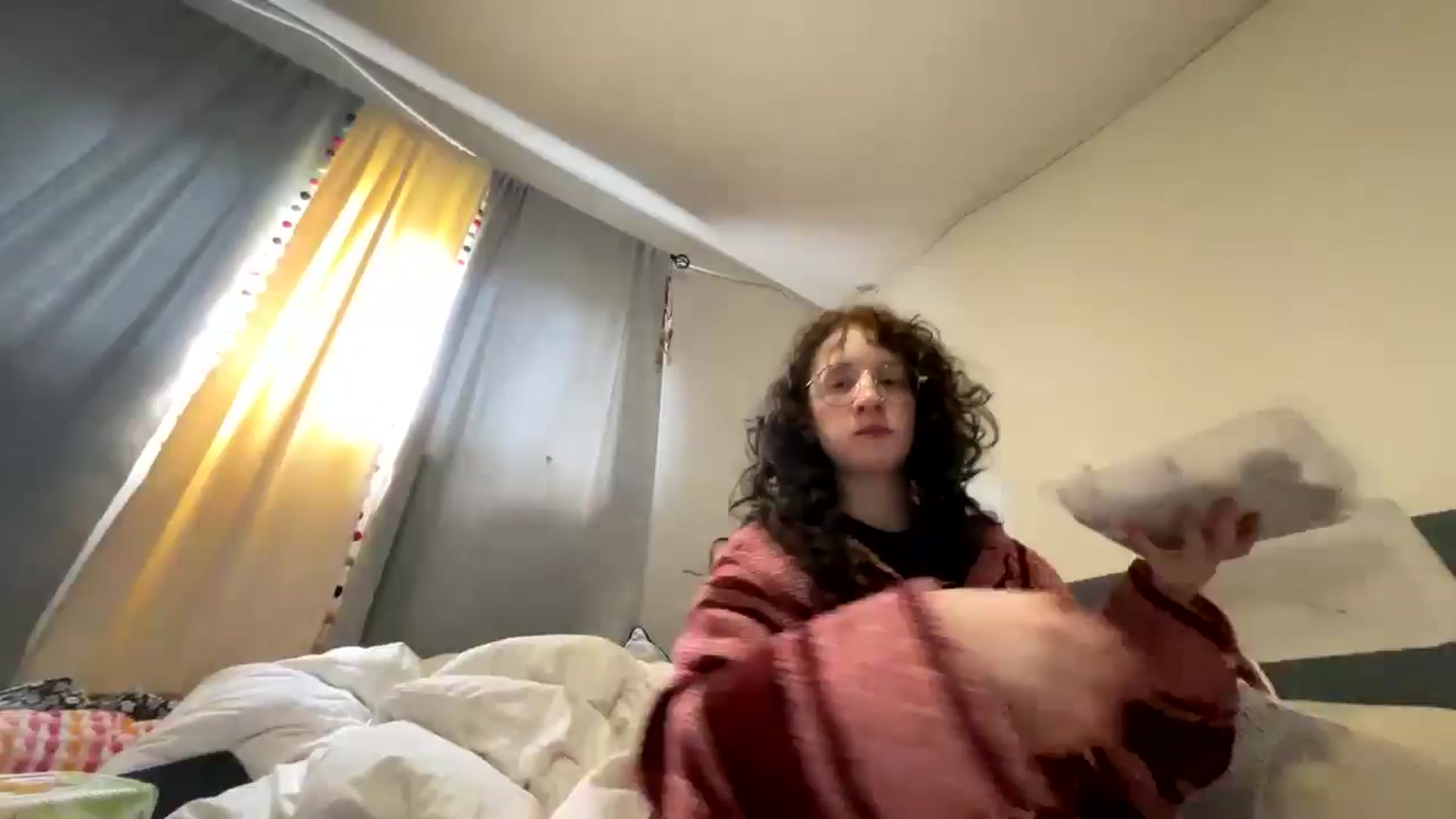 Gallery image thumbnail from lilstorm's myfreecams stream on, 05/18/2024, 15:15 image 3 of 20