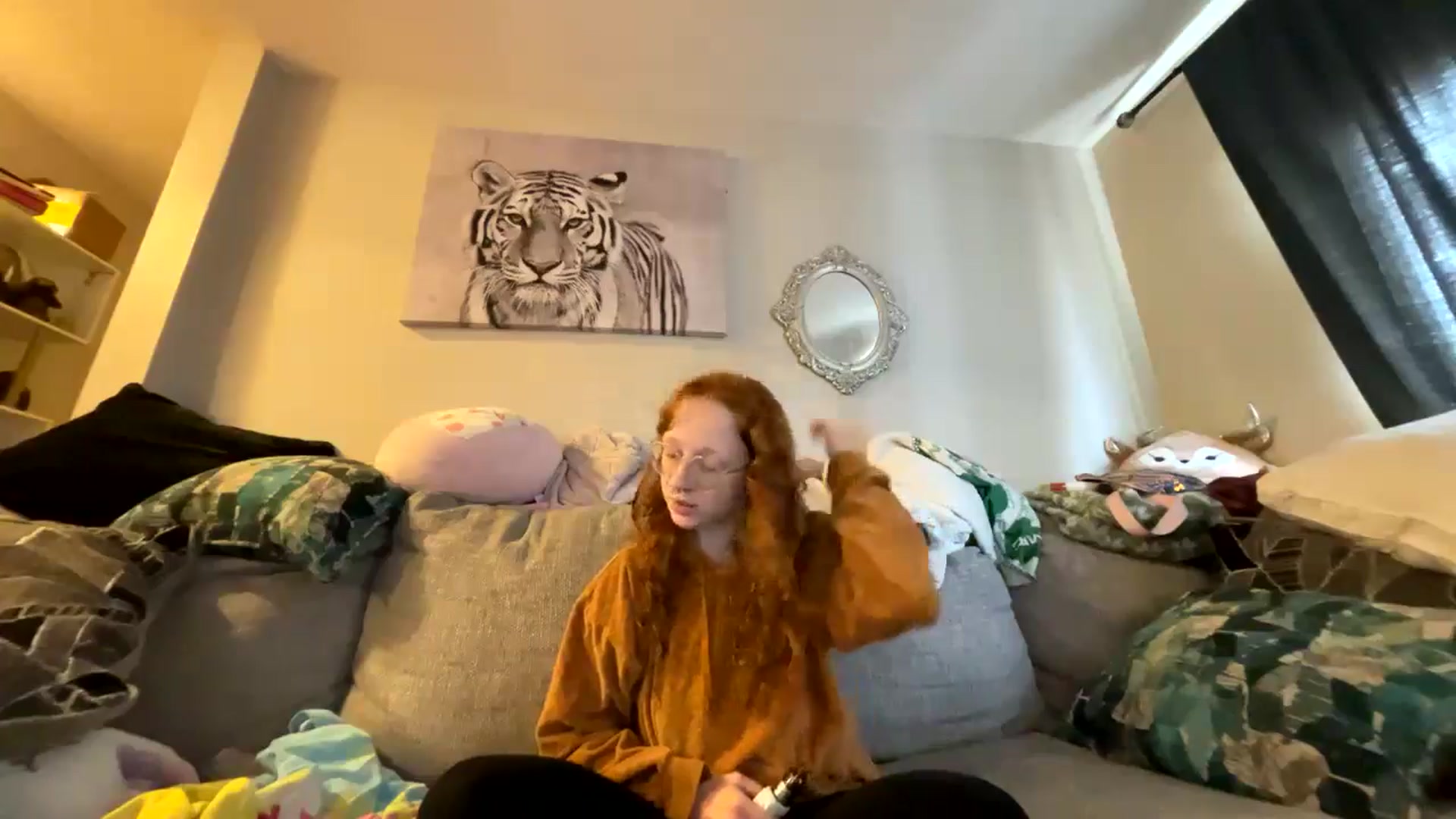 Gallery image thumbnail from lilstorm's myfreecams stream on, 11/18/2024, 15:39 image 18 of 20