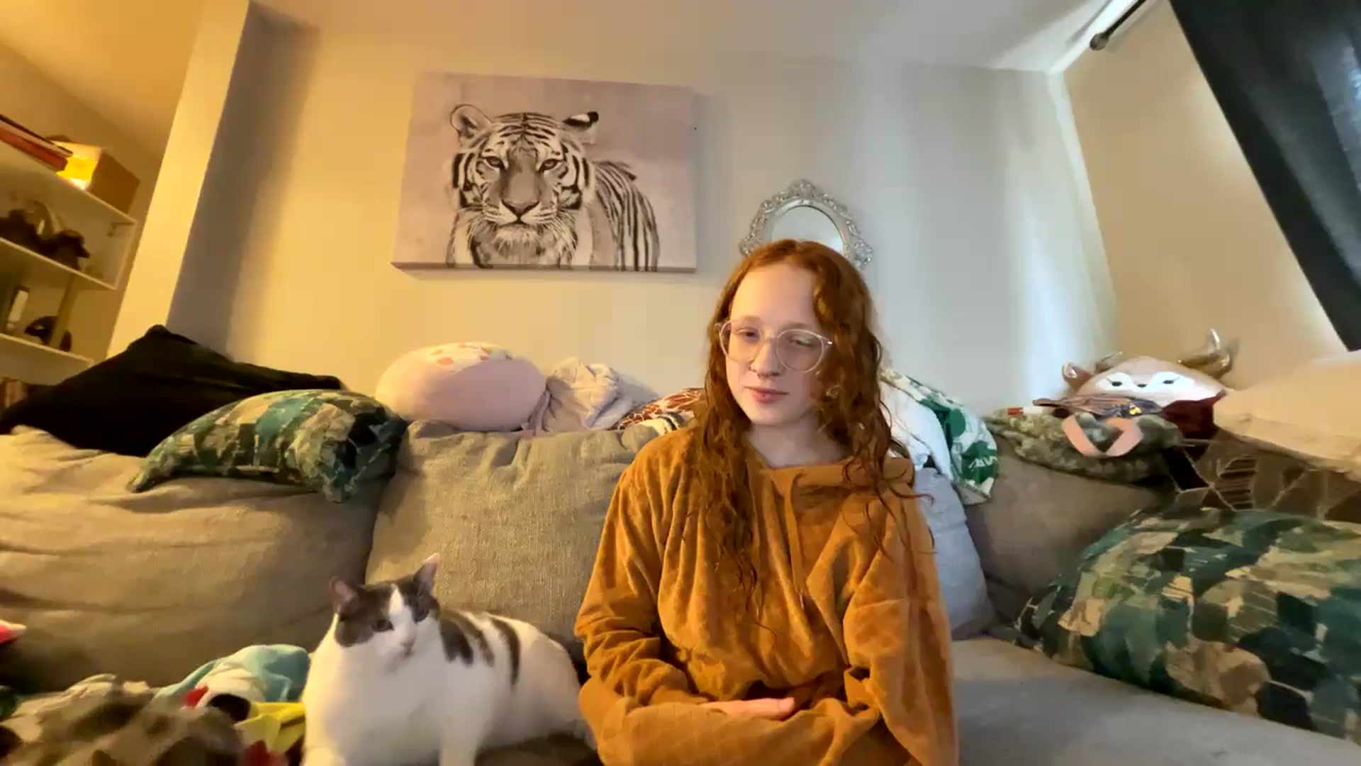 Gallery image thumbnail from lilstorm's myfreecams stream on, 11/18/2024, 15:39 image 13 of 20