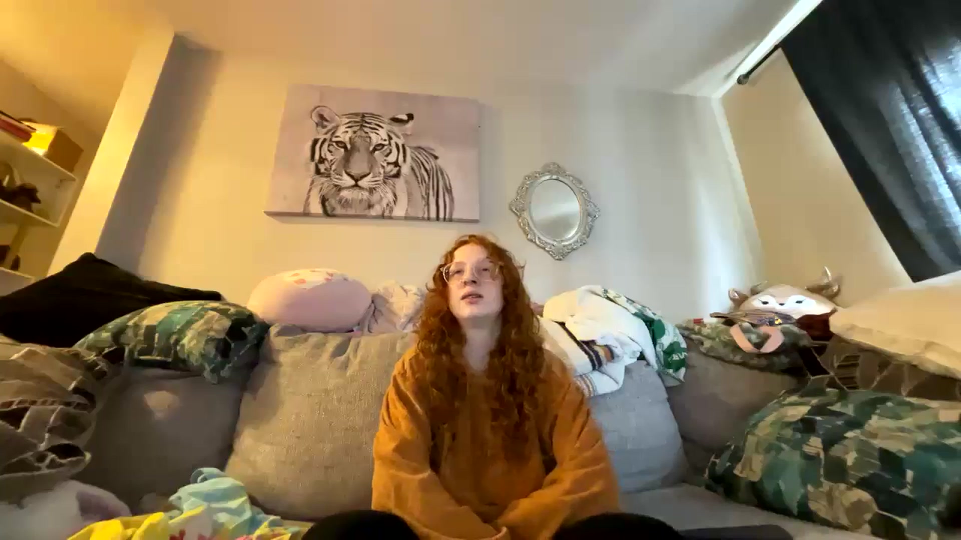 Gallery image thumbnail from lilstorm's myfreecams stream on, 11/18/2024, 15:39 image 19 of 20
