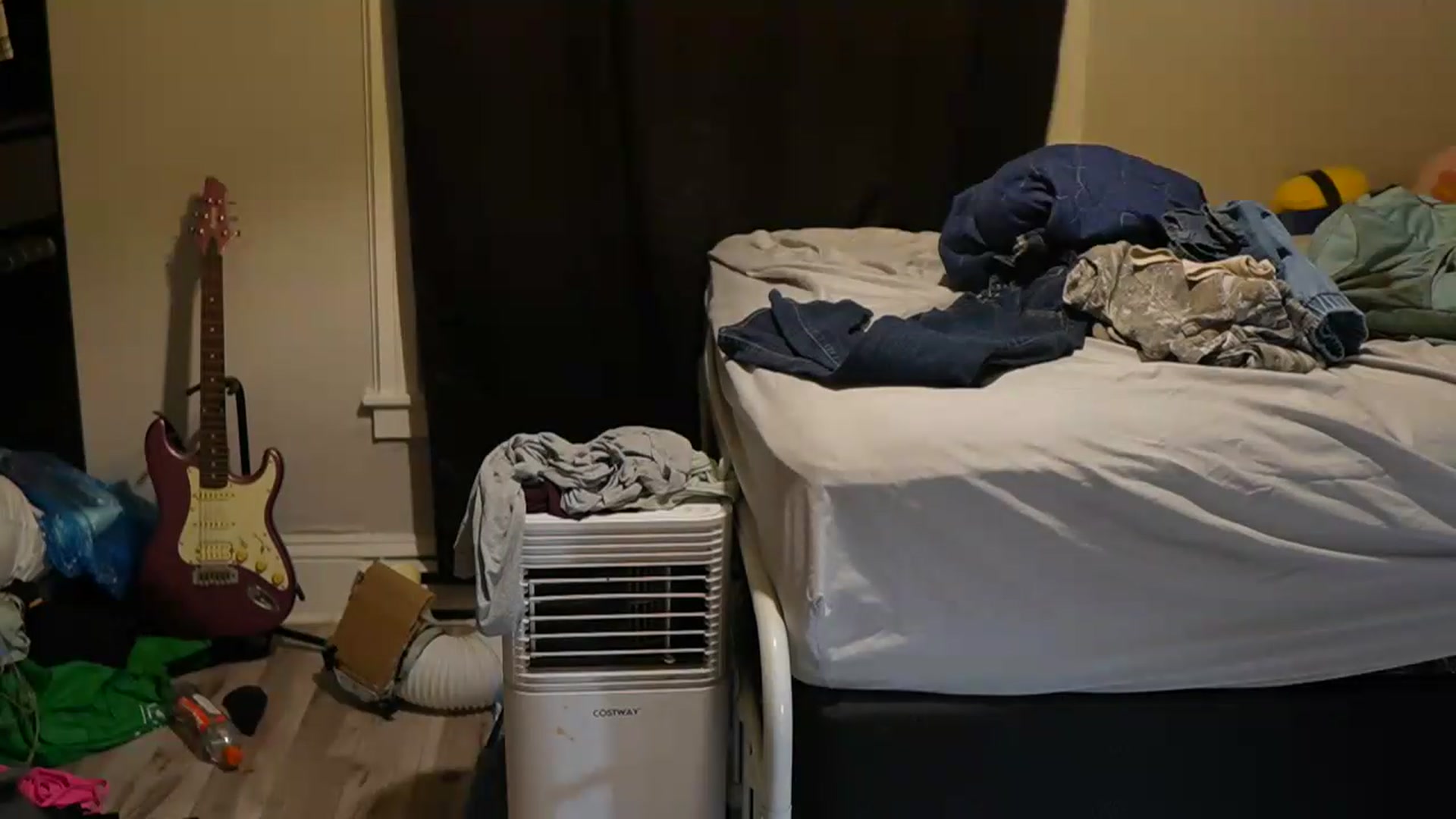 Gallery image thumbnail from lilstorm's myfreecams stream on, 08/25/2026, 03:53 image 10 of 20