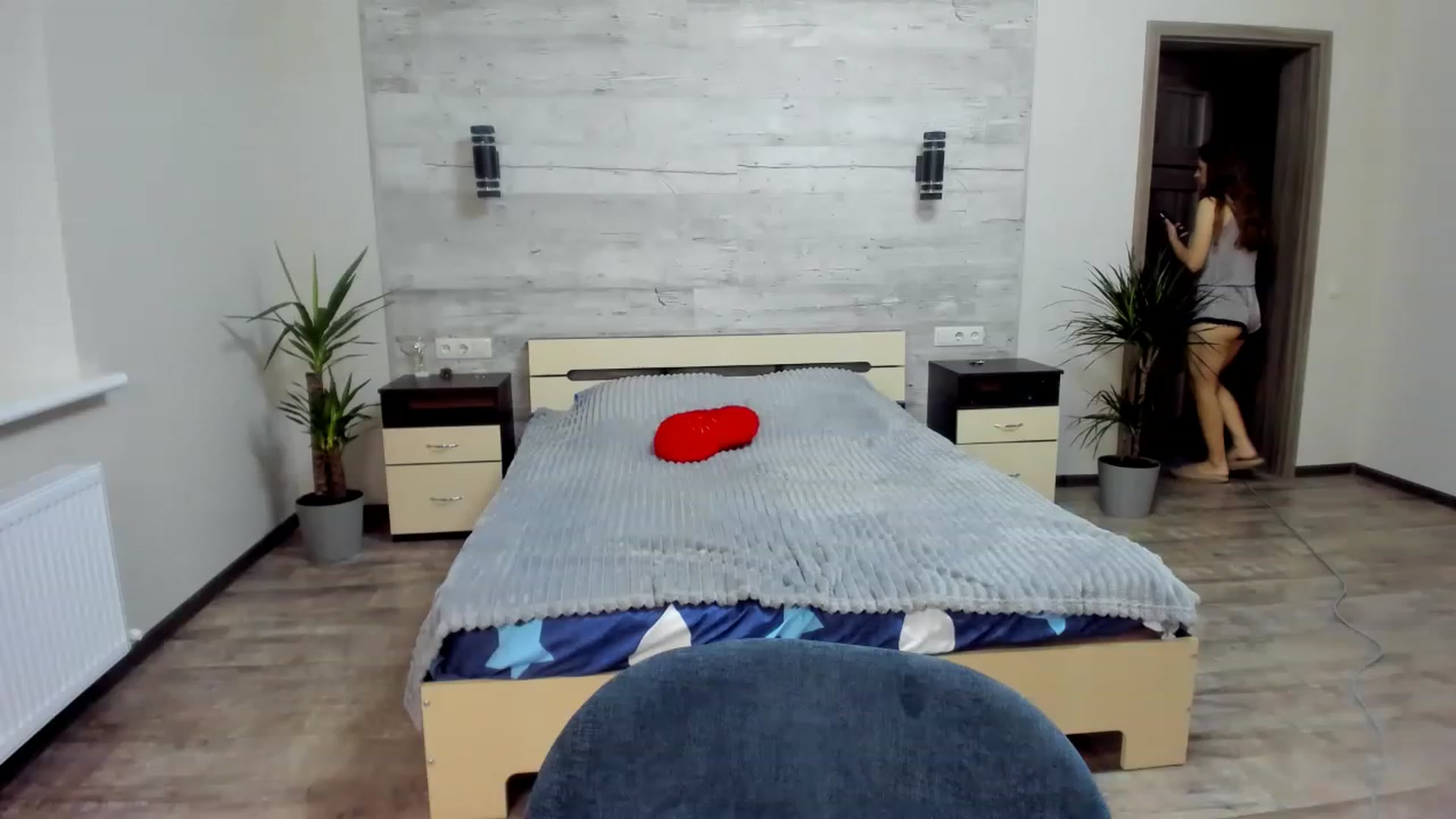 Gallery image thumbnail from lilydavra's myfreecams stream on, 11/18/2022, 14:01 image 9 of 20