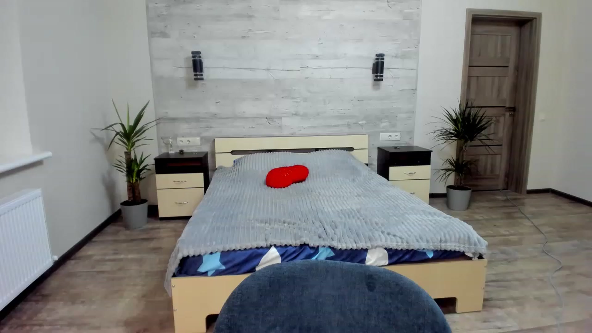 Gallery image thumbnail from lilydavra's myfreecams stream on, 11/18/2022, 14:01 image 7 of 20