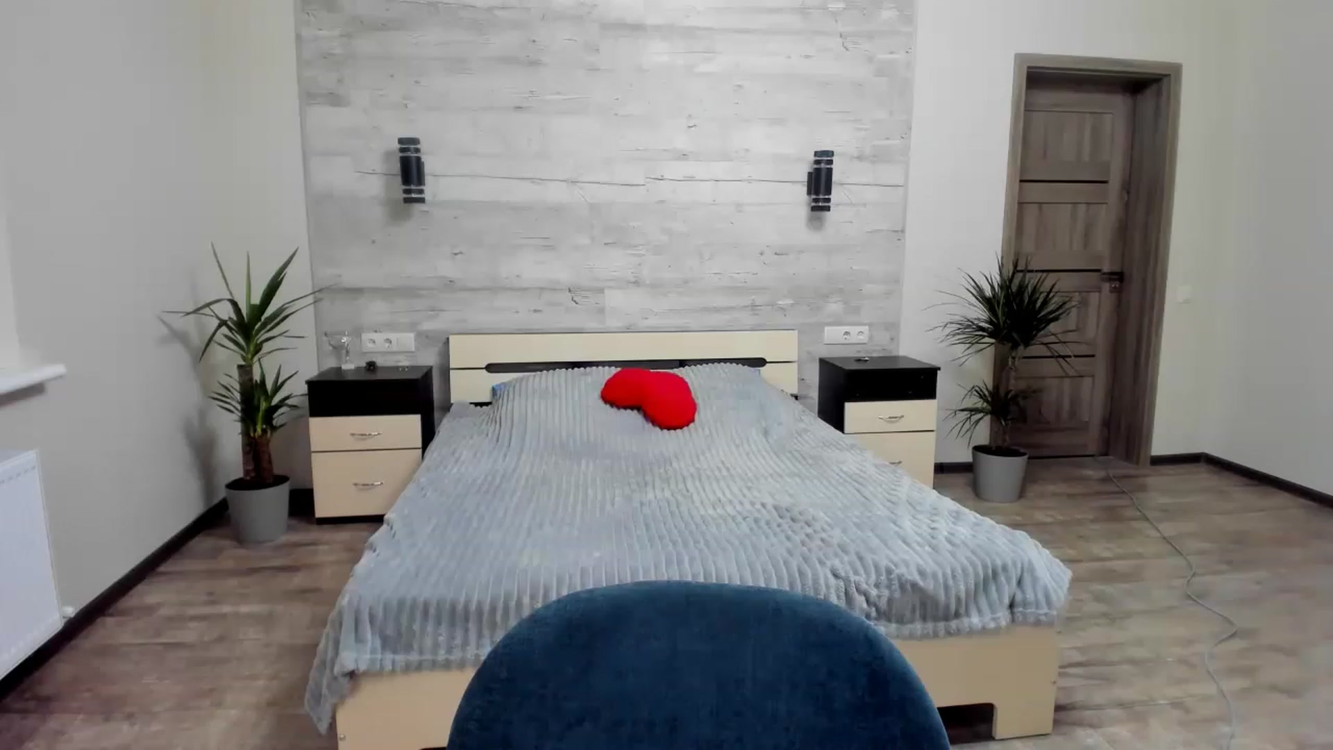 Gallery image thumbnail from lilydavra's myfreecams stream on, 11/18/2022, 20:05 image 11 of 20
