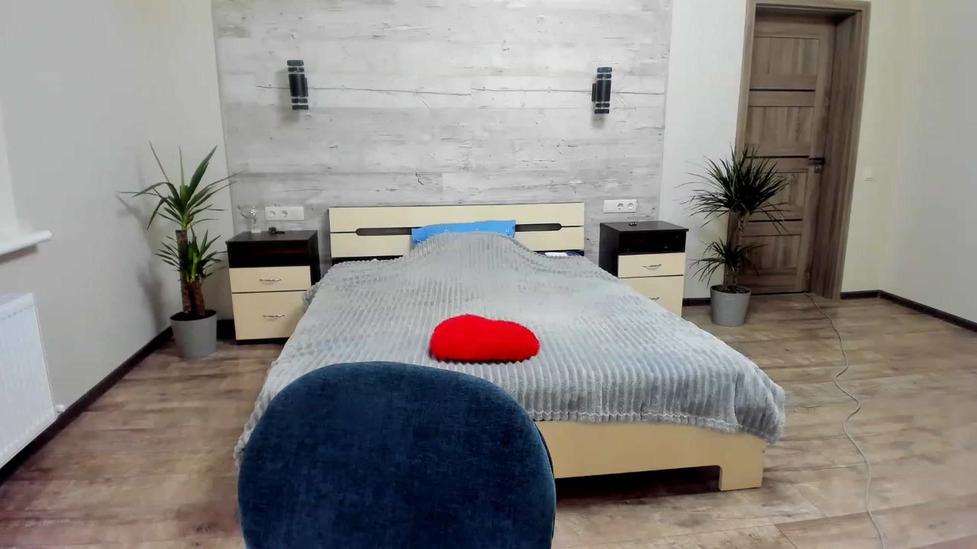 Gallery image thumbnail from lilydavra's myfreecams stream on, 11/24/2022, 22:05 image 9 of 20