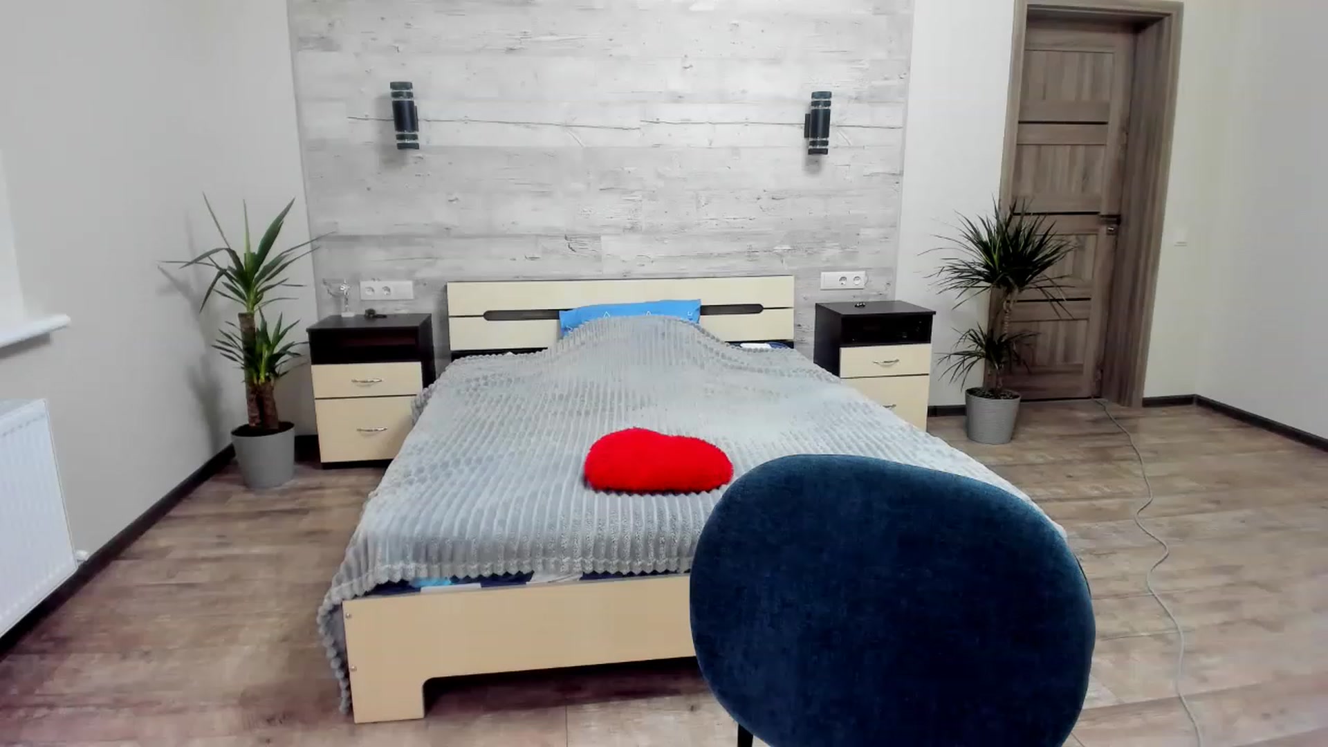 Gallery image thumbnail from lilydavra's myfreecams stream on, 11/24/2022, 22:05 image 7 of 20