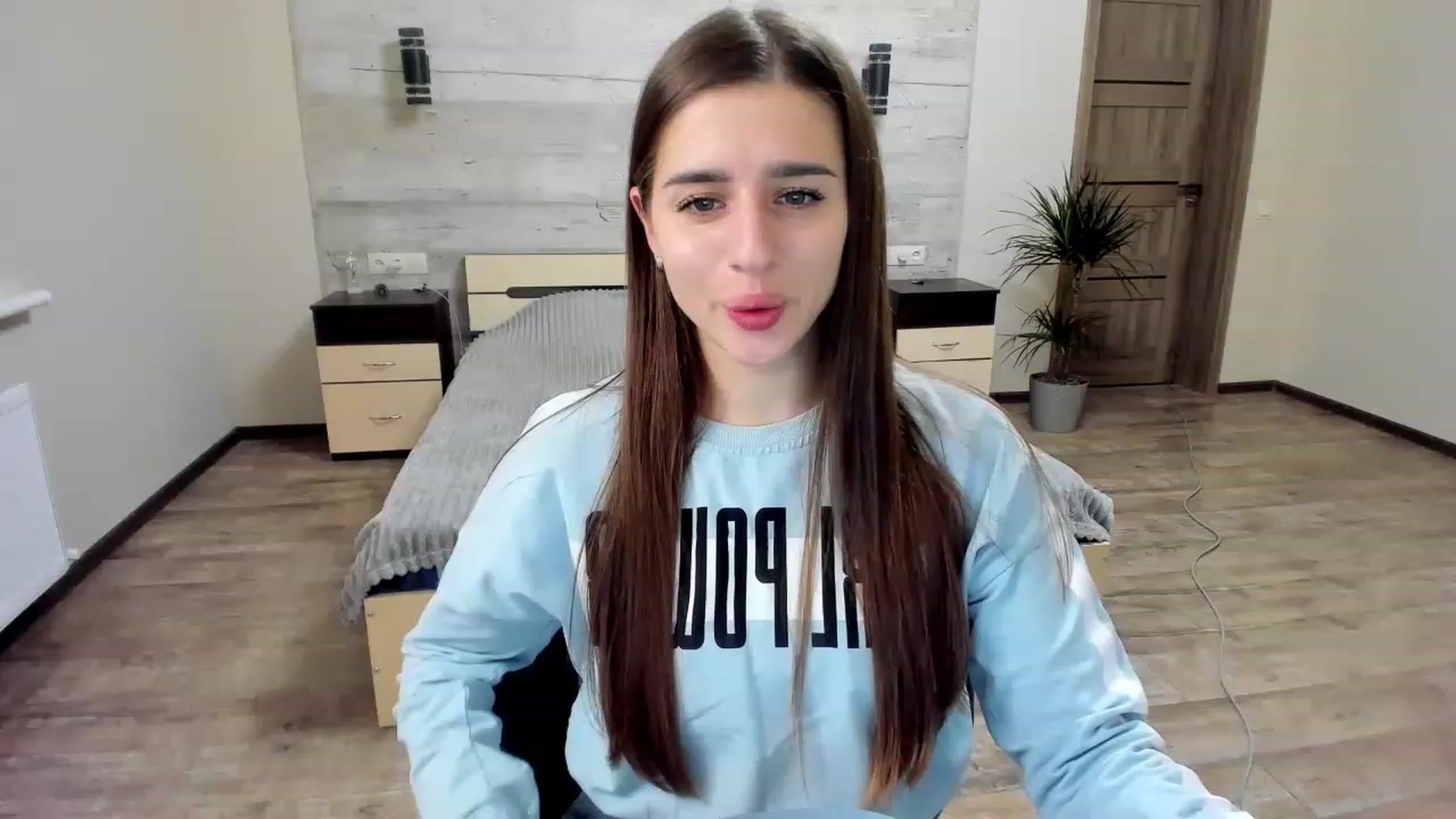 Gallery image thumbnail from lilydavra's myfreecams stream on, 12/04/2022, 18:00 image 2 of 20