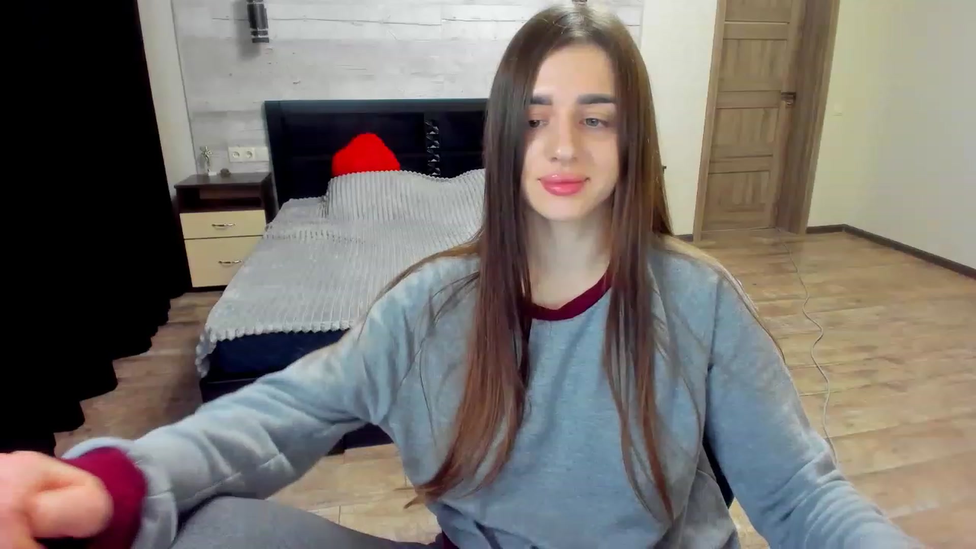 Gallery image thumbnail from lilydavra's myfreecams stream on, 02/11/2023, 24:02 image 9 of 20