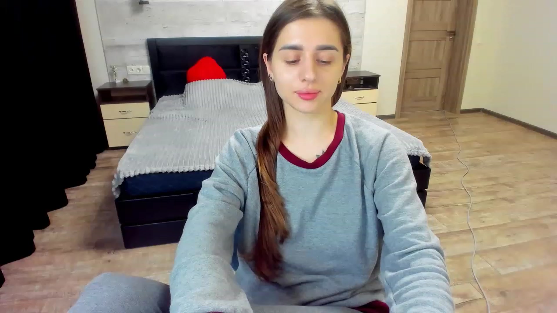 Gallery image thumbnail from lilydavra's myfreecams stream on, 02/11/2023, 24:02 image 19 of 20