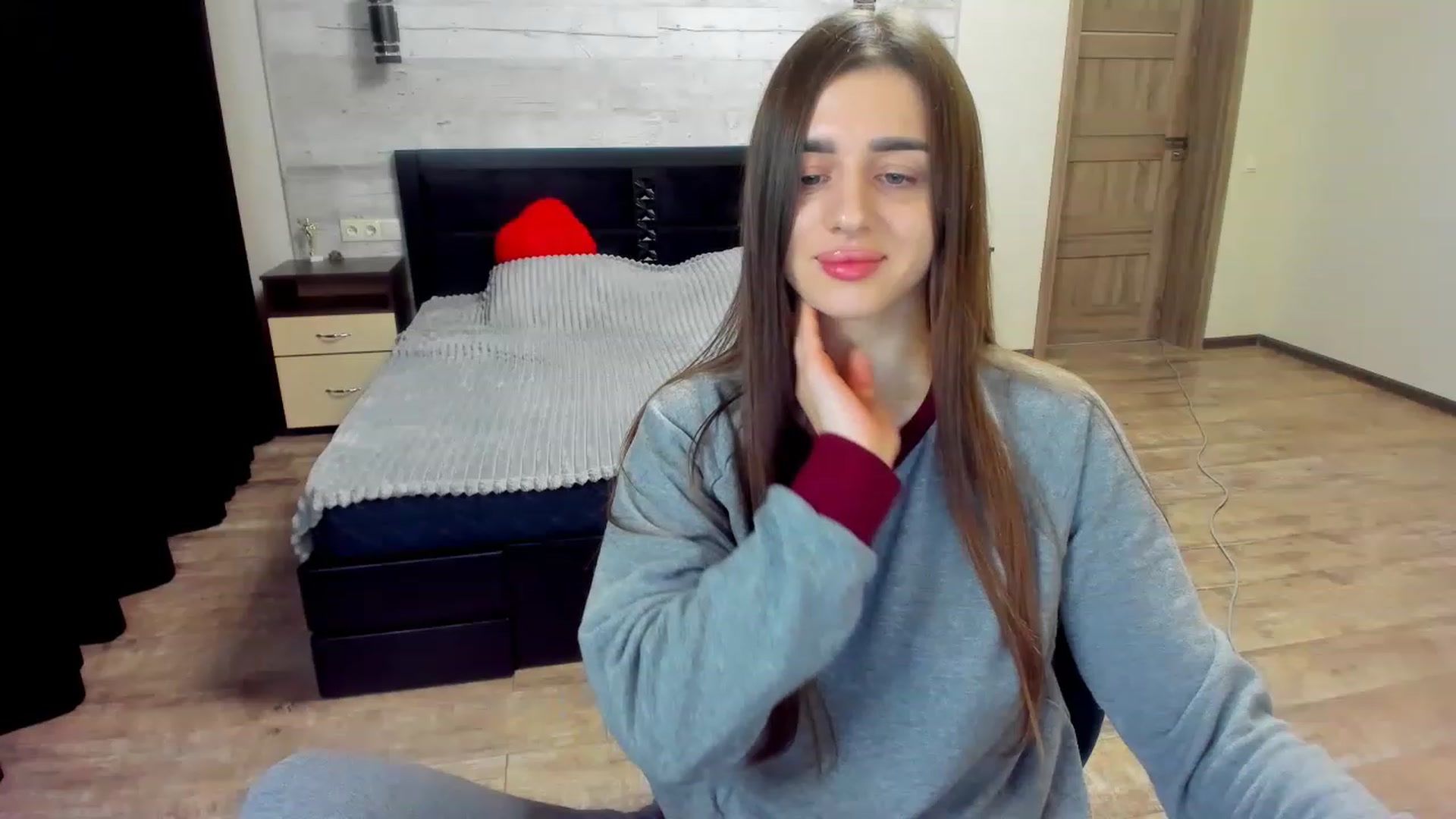 Gallery image thumbnail from lilydavra's myfreecams stream on, 02/11/2023, 24:02 image 11 of 20