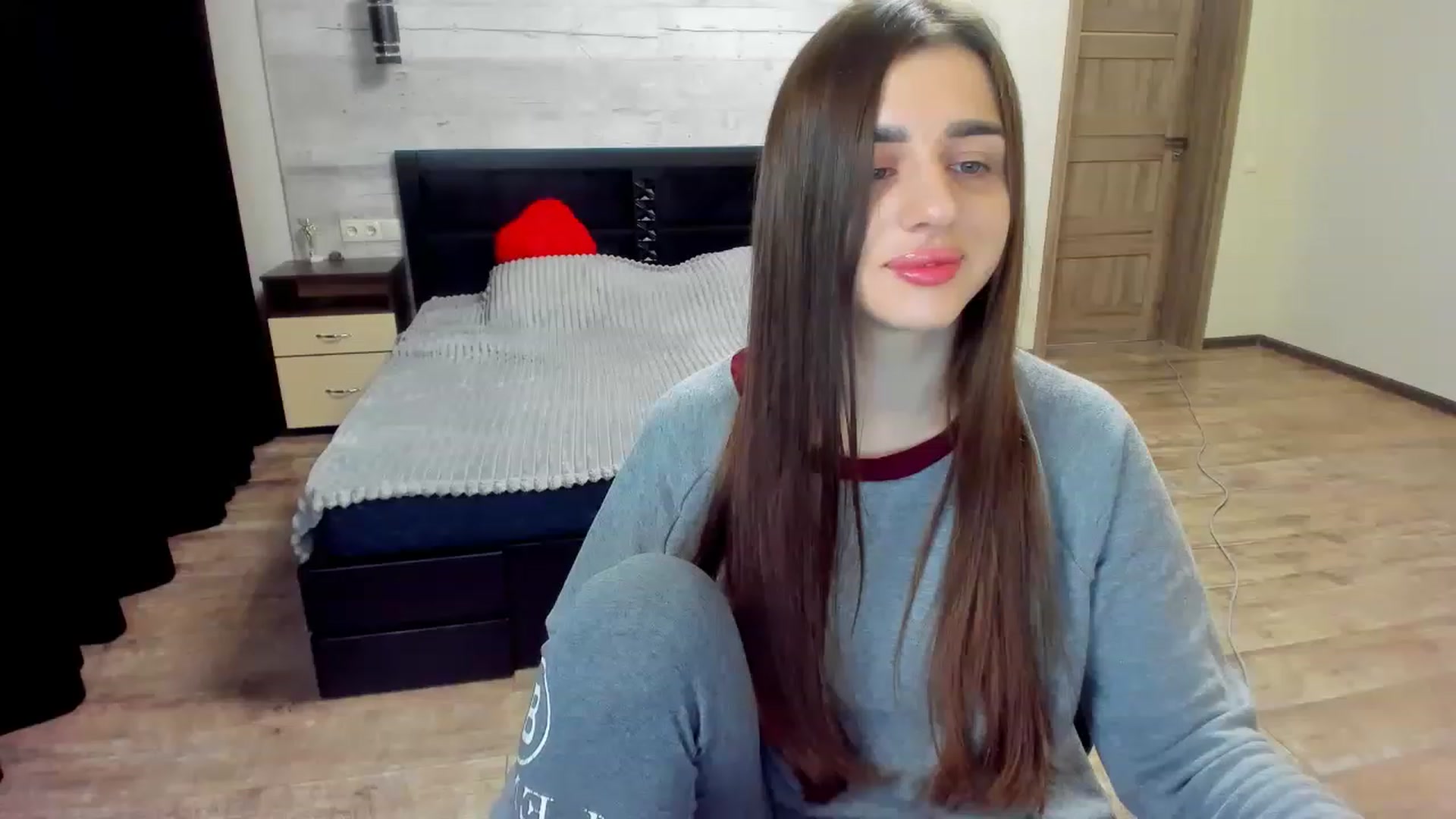 Gallery image thumbnail from lilydavra's myfreecams stream on, 02/11/2023, 24:02 image 3 of 20