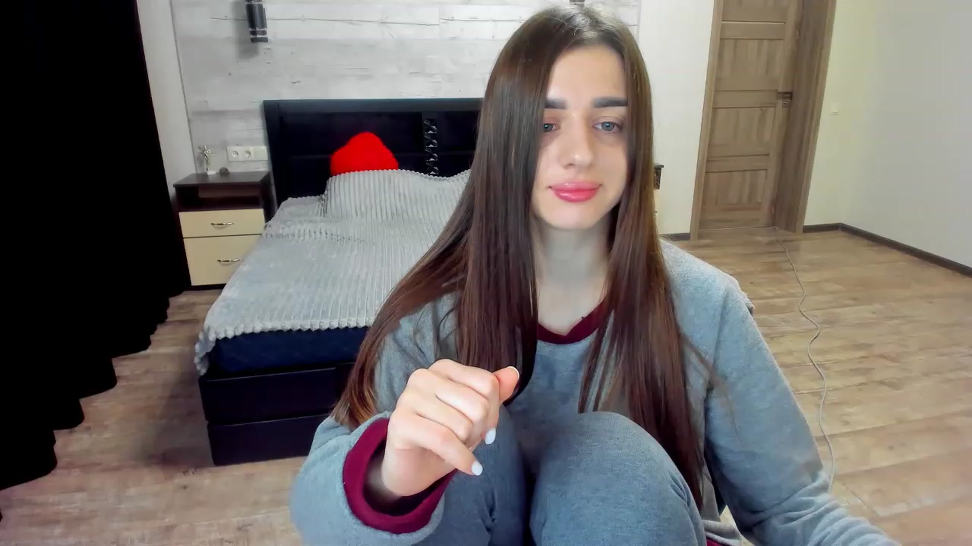Gallery image thumbnail from lilydavra's myfreecams stream on, 02/11/2023, 24:02 image 5 of 20