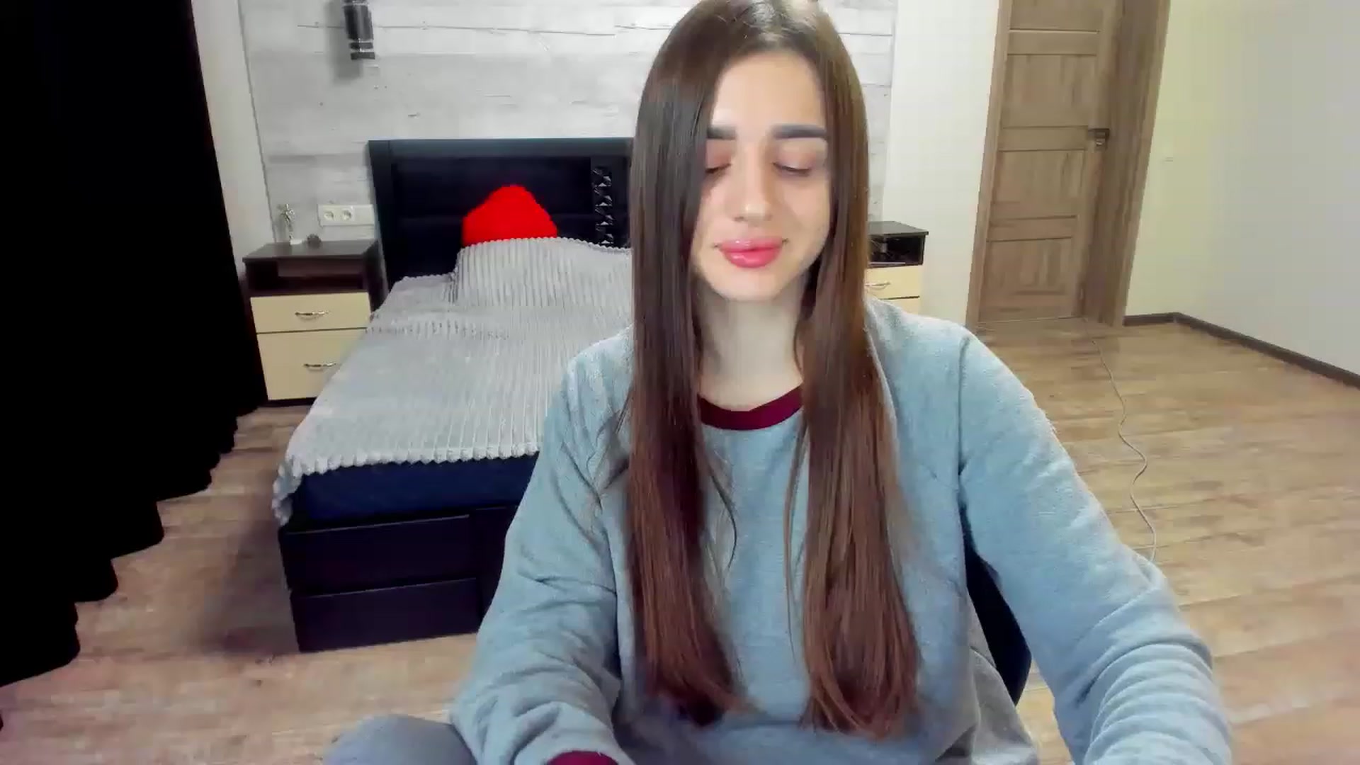 Gallery image thumbnail from lilydavra's myfreecams stream on, 02/11/2023, 24:02 image 2 of 20