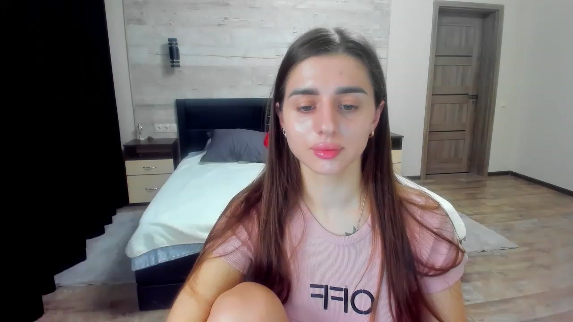 Gallery image thumbnail from lilydavra's myfreecams stream on, 03/19/2023, 20:46 image 16 of 20
