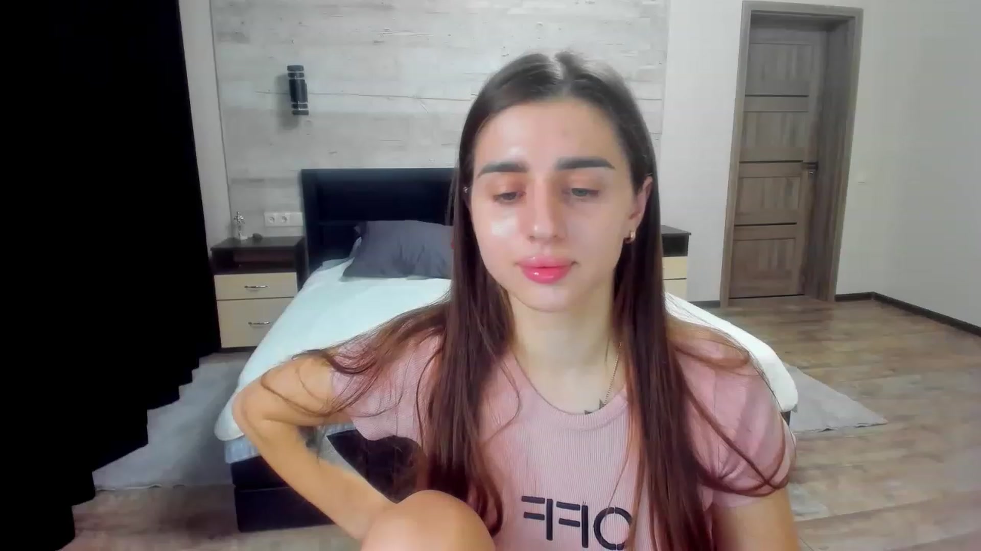 Gallery image thumbnail from lilydavra's myfreecams stream on, 03/19/2023, 20:46 image 17 of 20