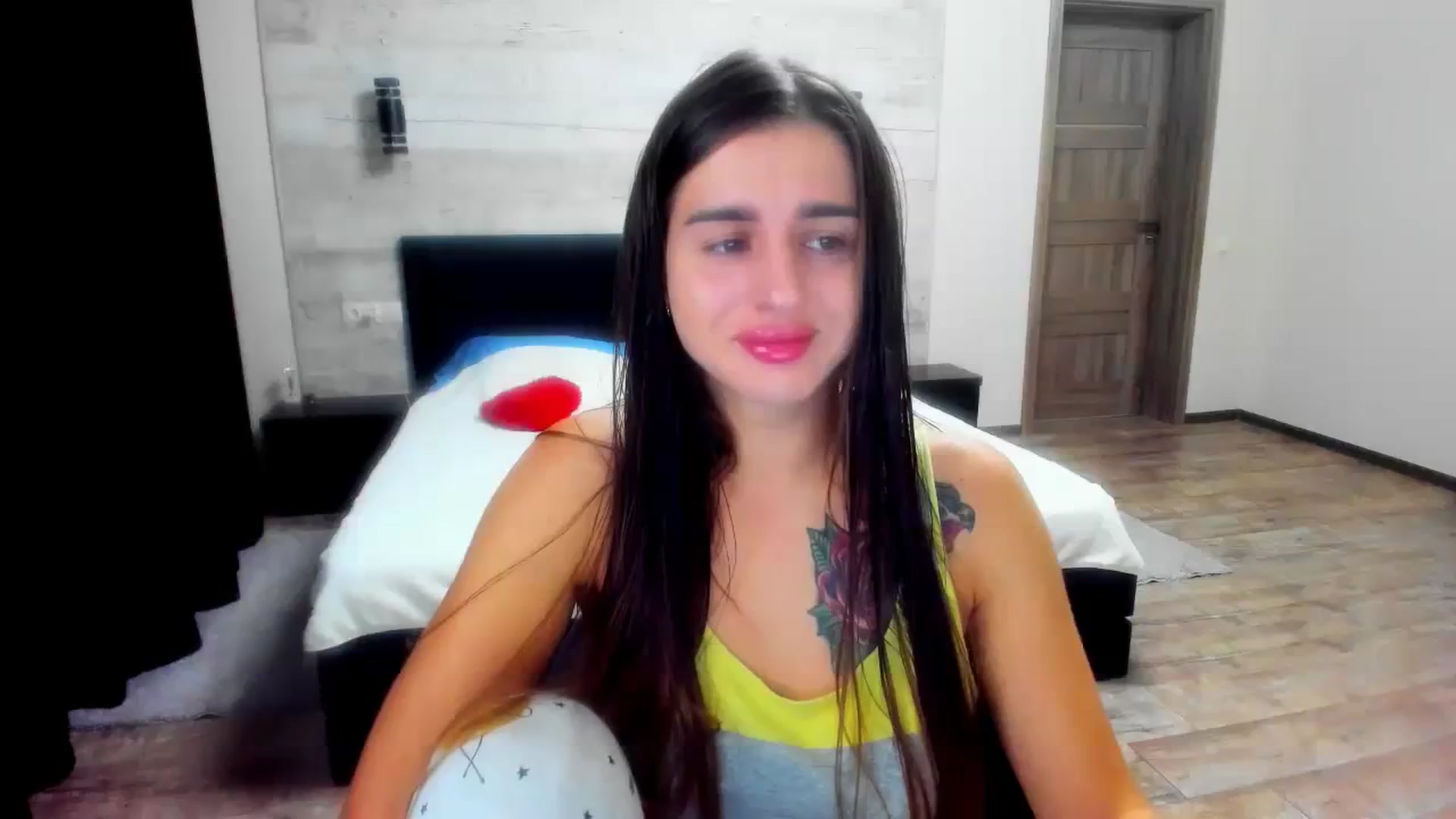 Gallery image thumbnail from lilydavra's myfreecams stream on, 10/08/2023, 19:33 image 1 of 20