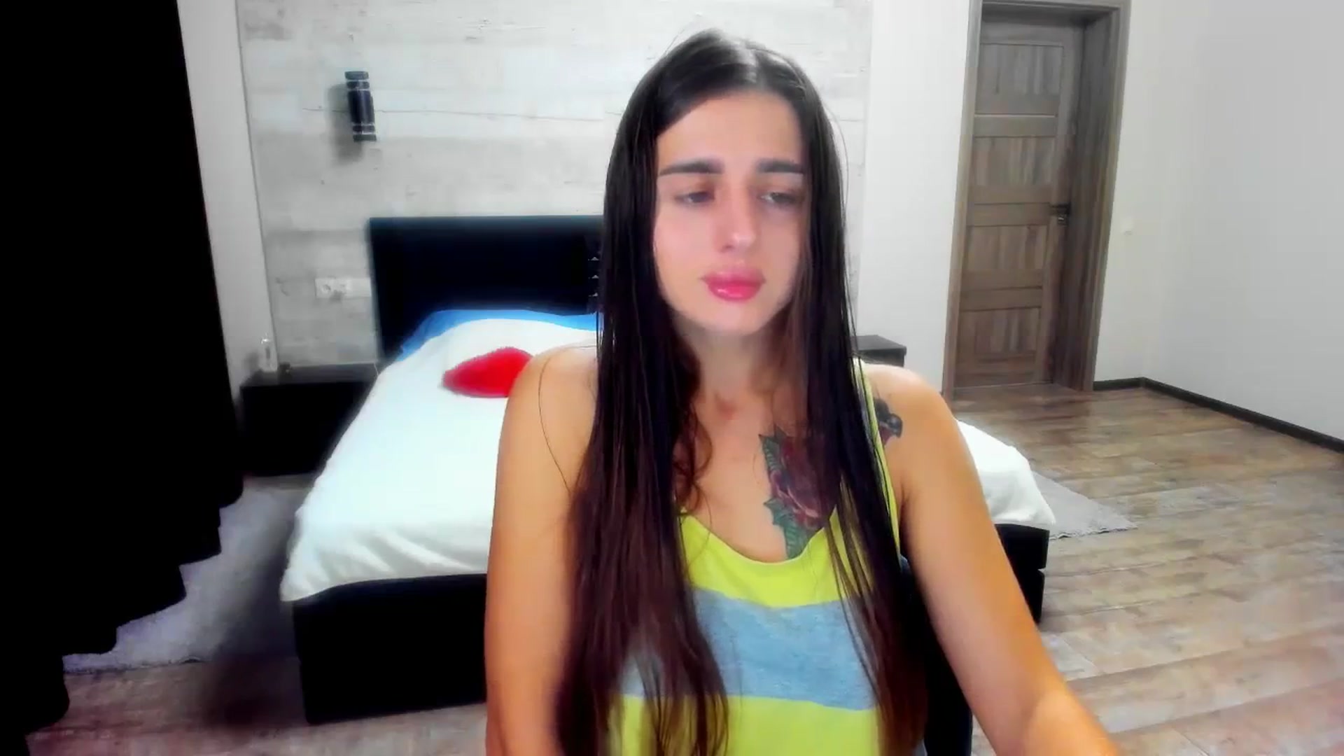 Gallery image thumbnail from lilydavra's myfreecams stream on, 10/08/2023, 19:33 image 2 of 20