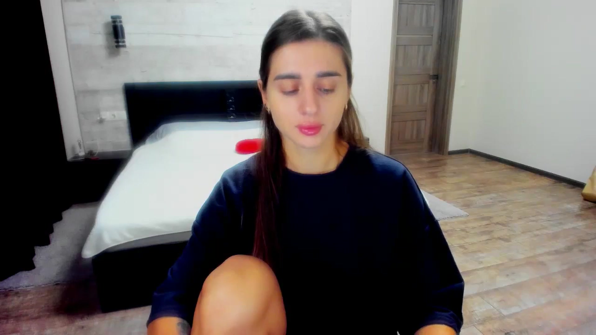 Gallery image thumbnail from lilydavra's myfreecams stream on, 10/12/2023, 18:18 image 4 of 20