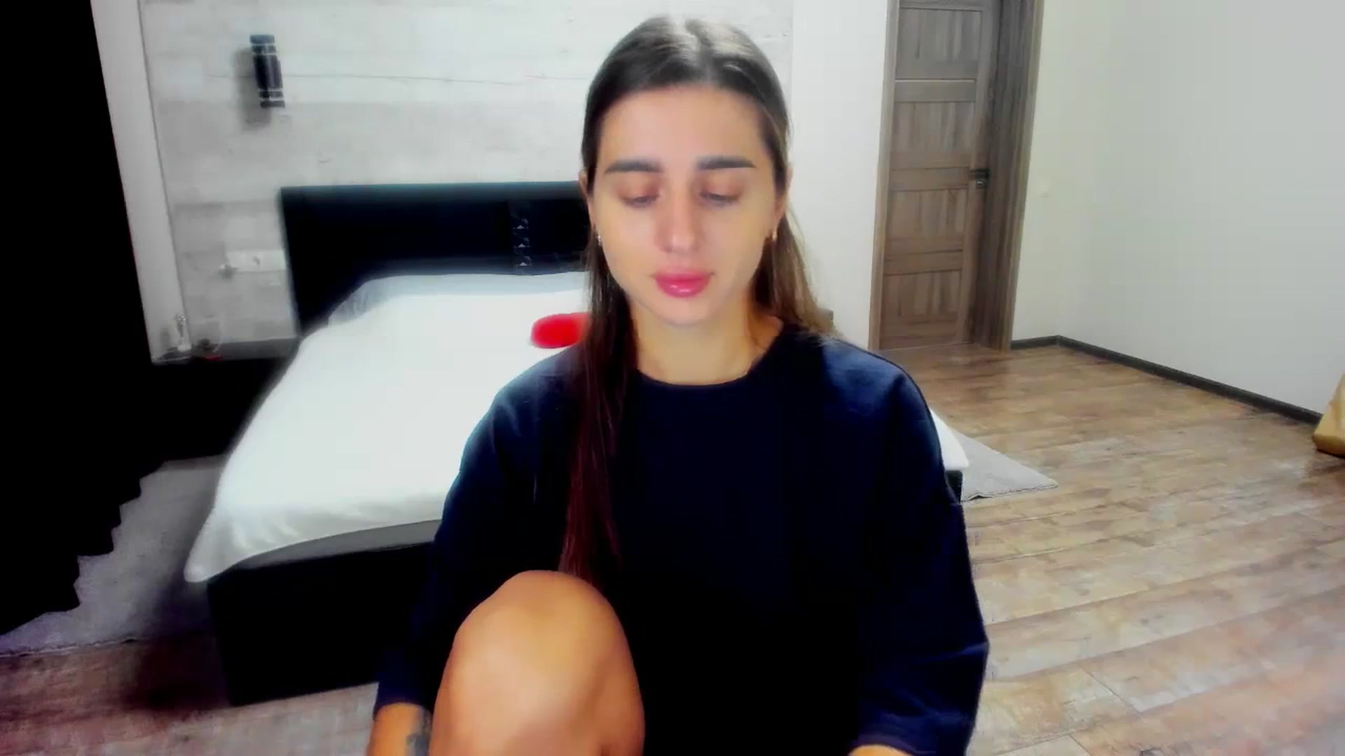Gallery image thumbnail from lilydavra's myfreecams stream on, 10/12/2023, 18:18 image 3 of 20
