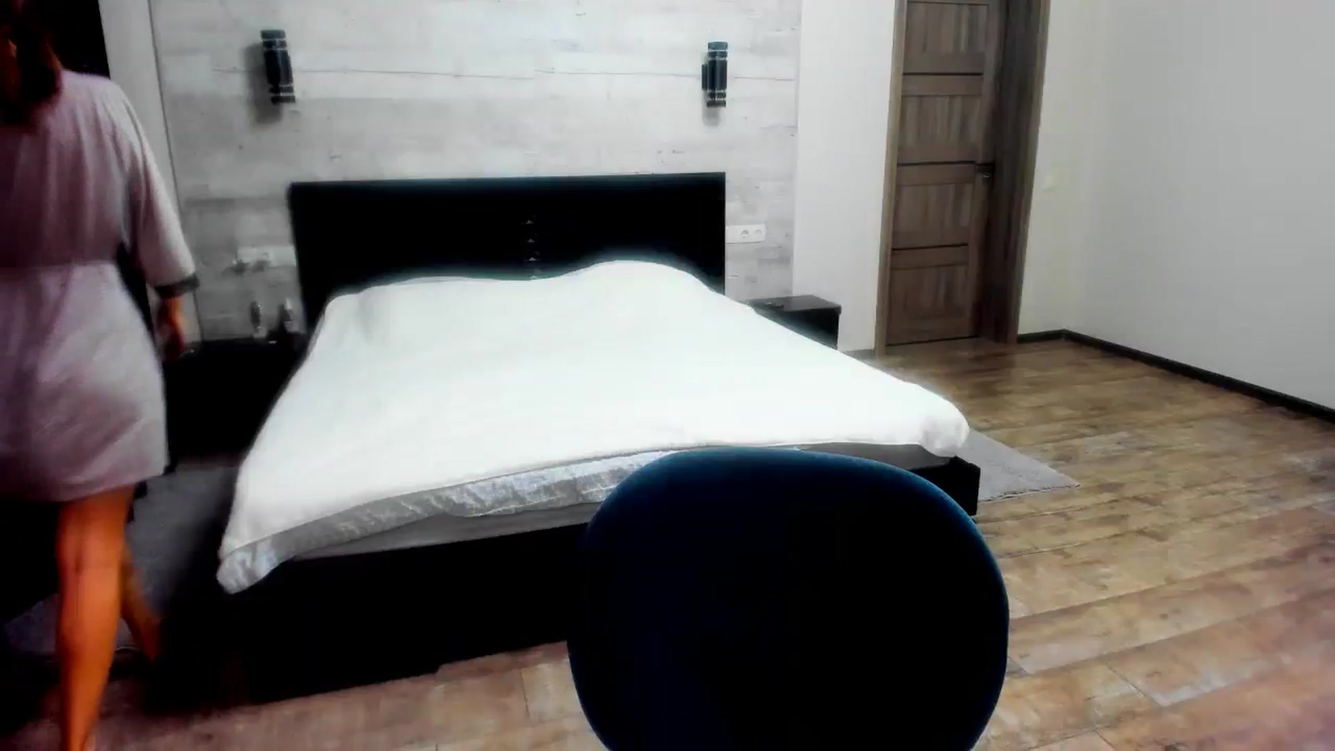 Gallery image thumbnail from lilydavra's myfreecams stream on, 11/10/2023, 18:49 image 12 of 20