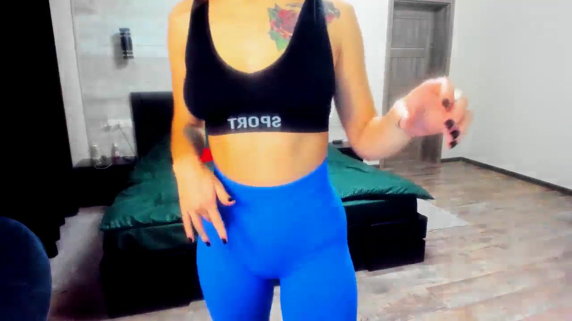 Gallery image thumbnail from lilydavra's myfreecams stream on, 12/01/2023, 20:00 image 8 of 20