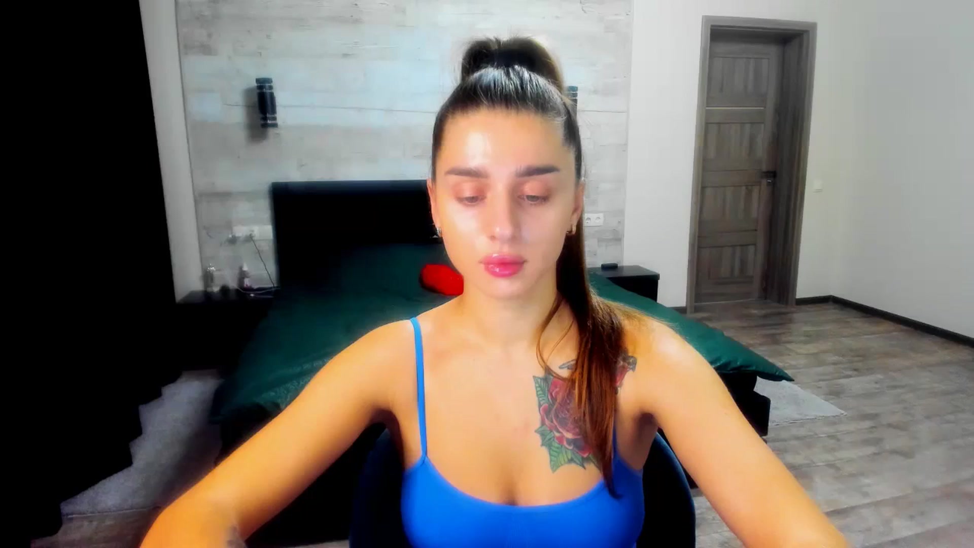 Gallery image thumbnail from lilydavra's myfreecams stream on, 12/02/2023, 19:05 image 7 of 20